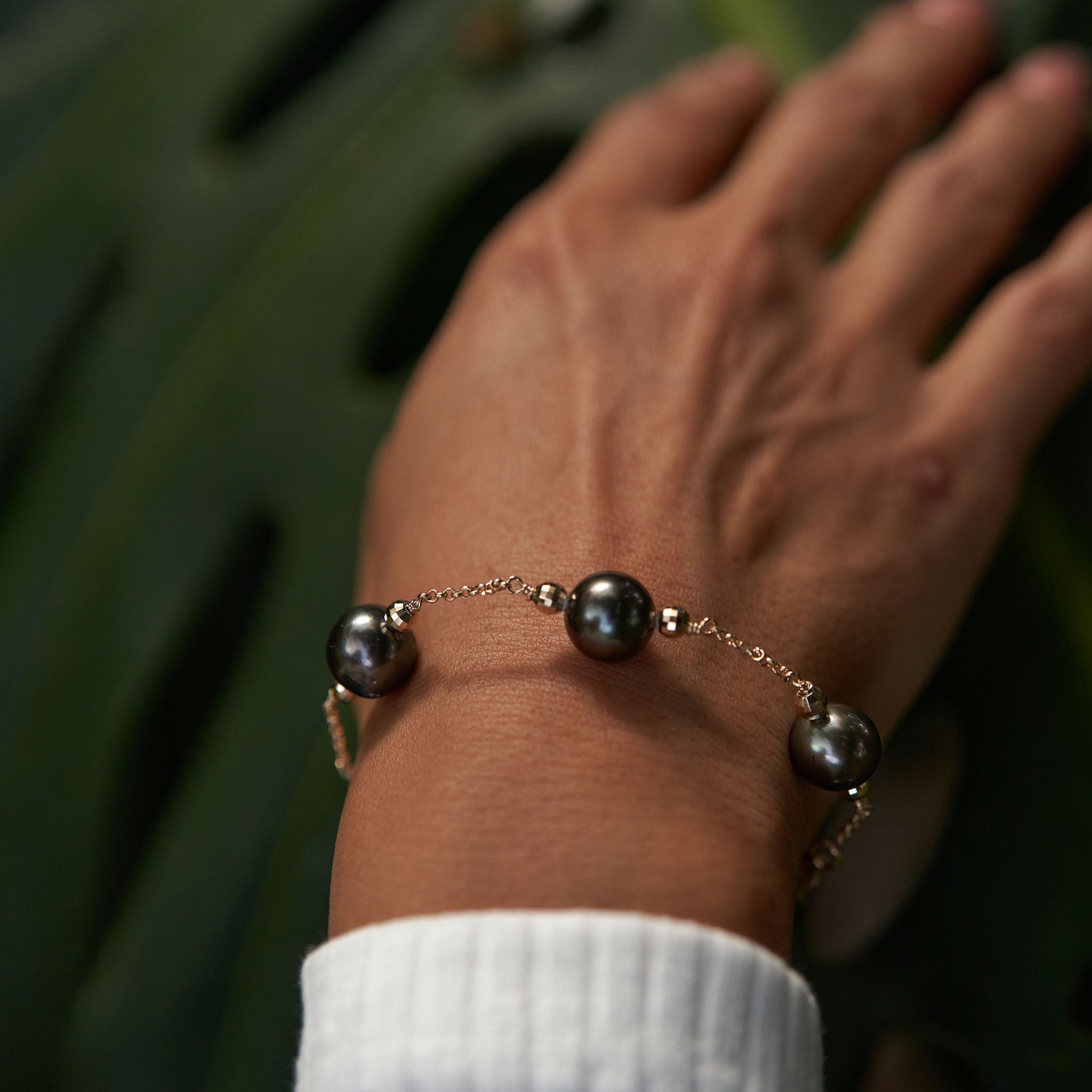 7.5-8" Tahitian Black Pearl Bracelet in Gold - 9-10mm