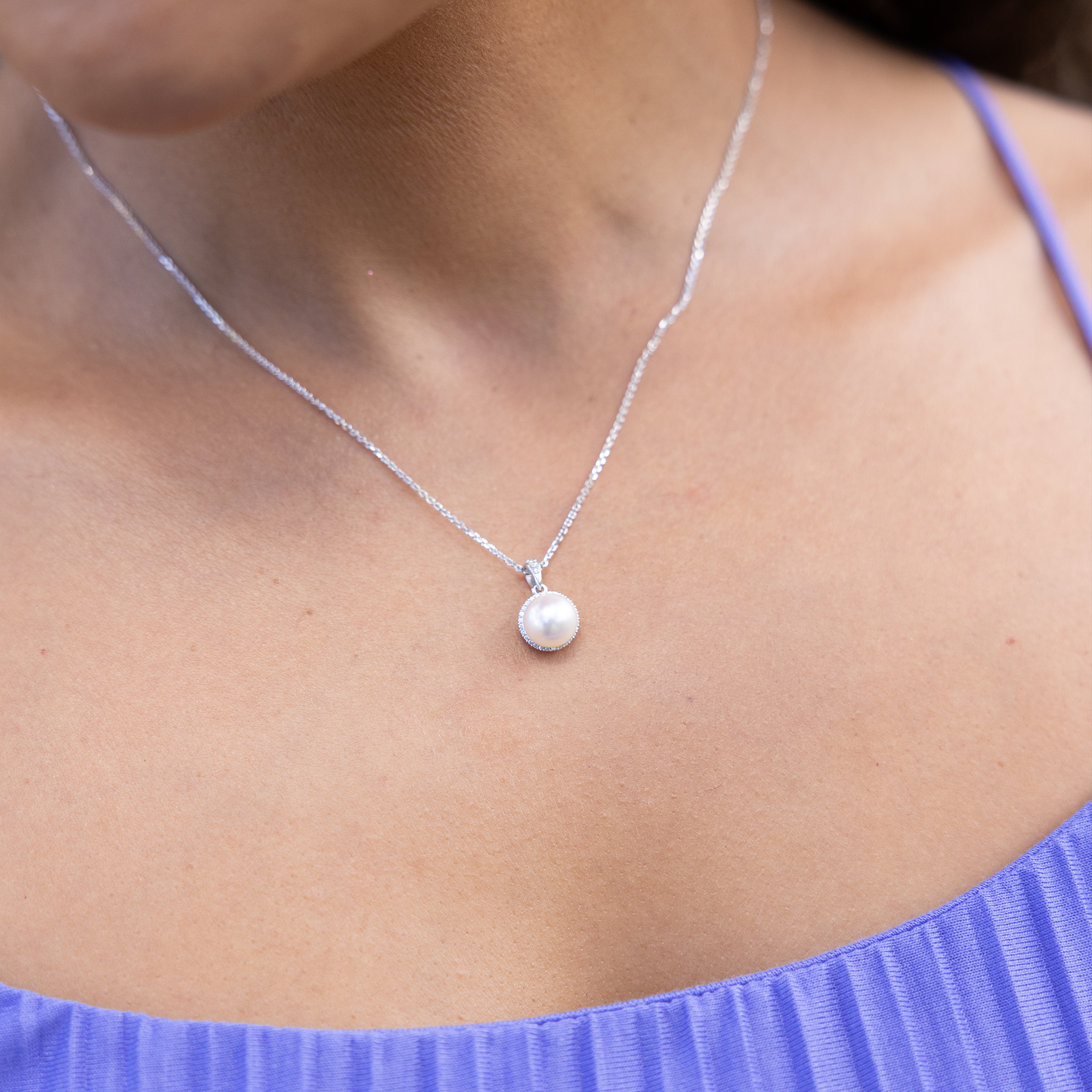 Halo Akoya White Pearl Pendant in White Gold with Diamonds - 8mm