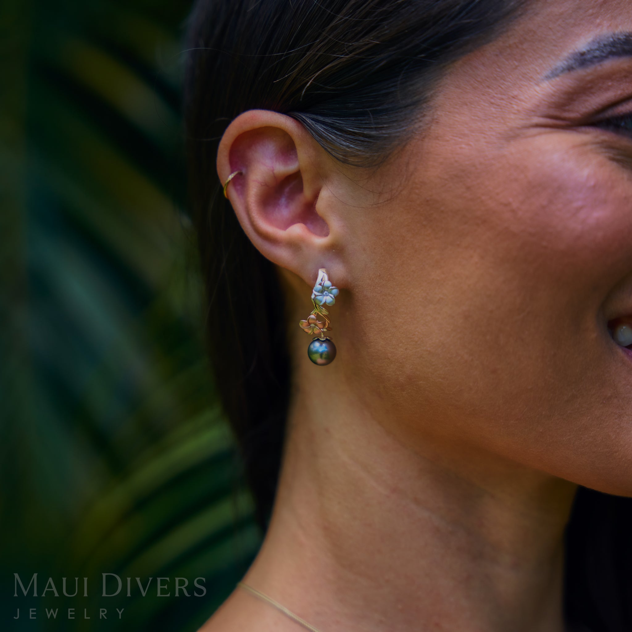 Pearls in Bloom Plumeria Schwarze Tahiti-Perlenohrringe in dreifarbigem Gold mit Diamanten – 23 mm