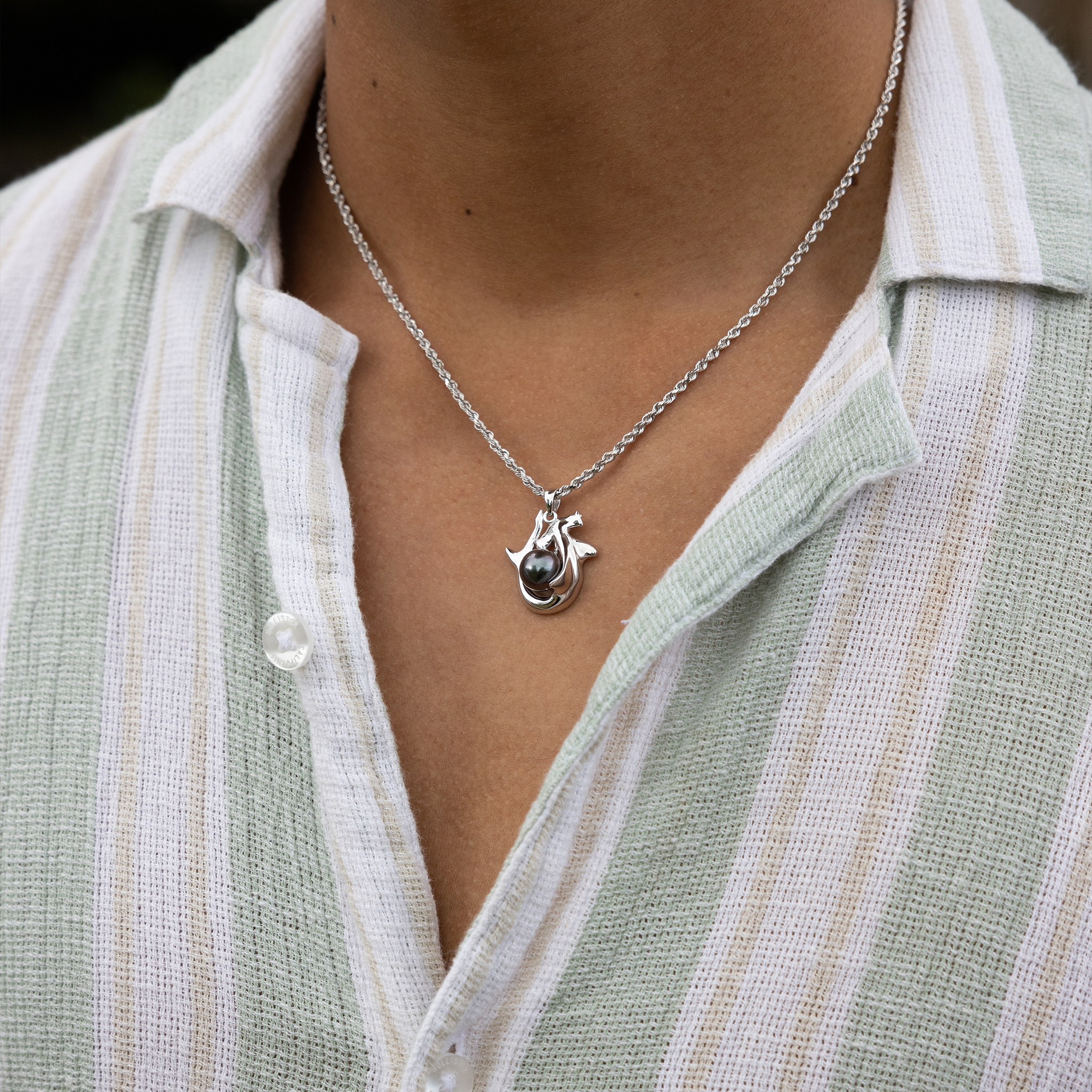 Tahitian Black Pearl Hammerhead Shark Pendant in White Gold - 9-10mm