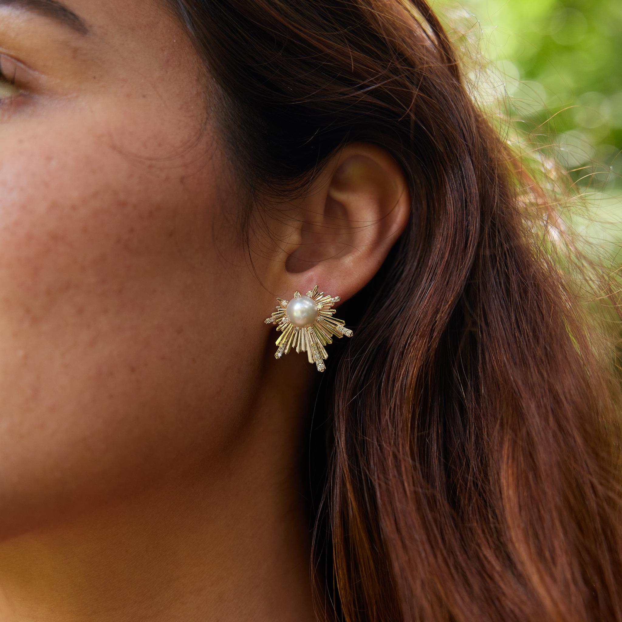E Hoʻāla Akoya White Pearl Earrings in Gold with Diamonds - 23mm