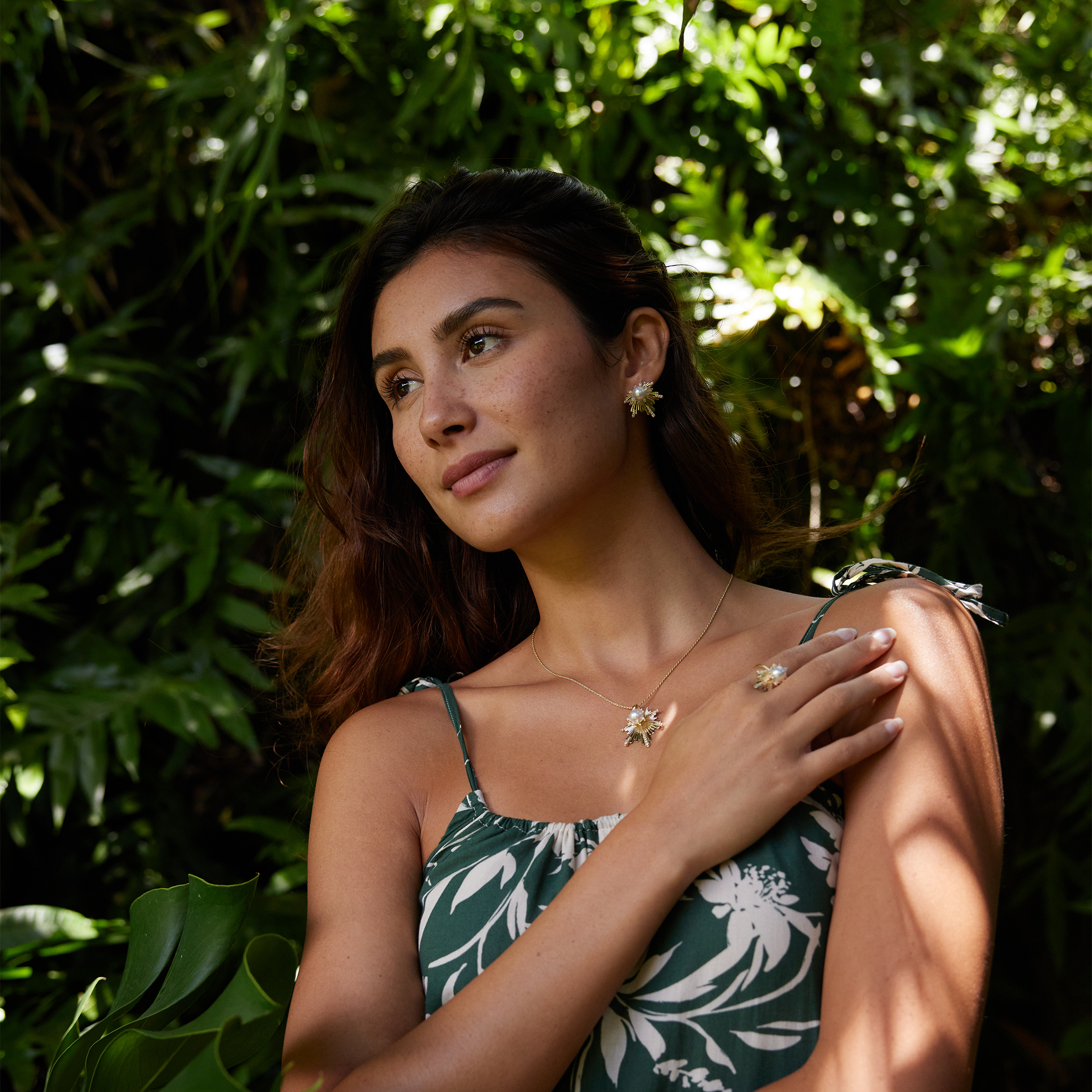 E Hoʻāla Akoya White Pearl Earrings in Gold with Diamonds - 23mm