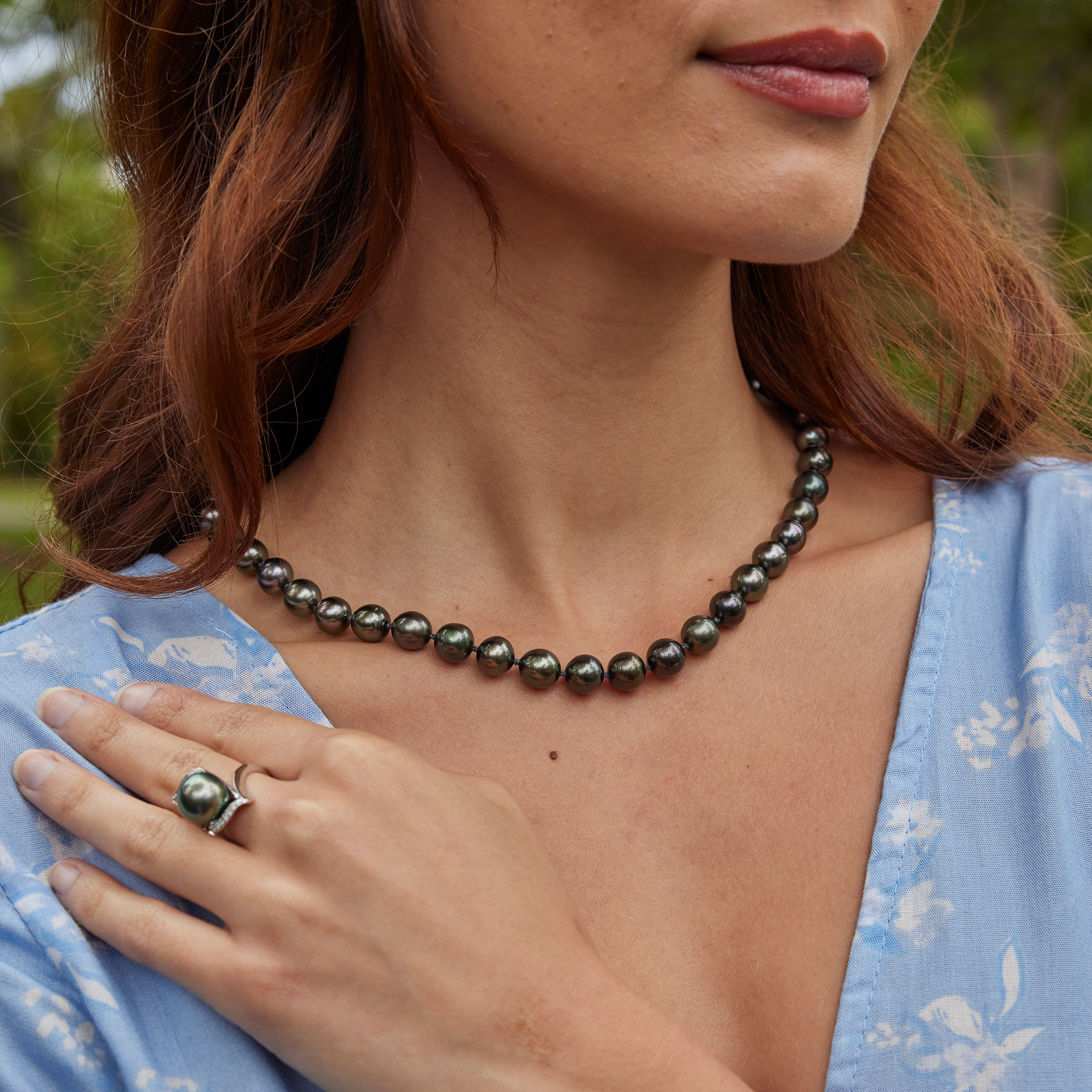 18-19" Tahitian Black Pearl Strand with Gold Clasp - 8-10mm