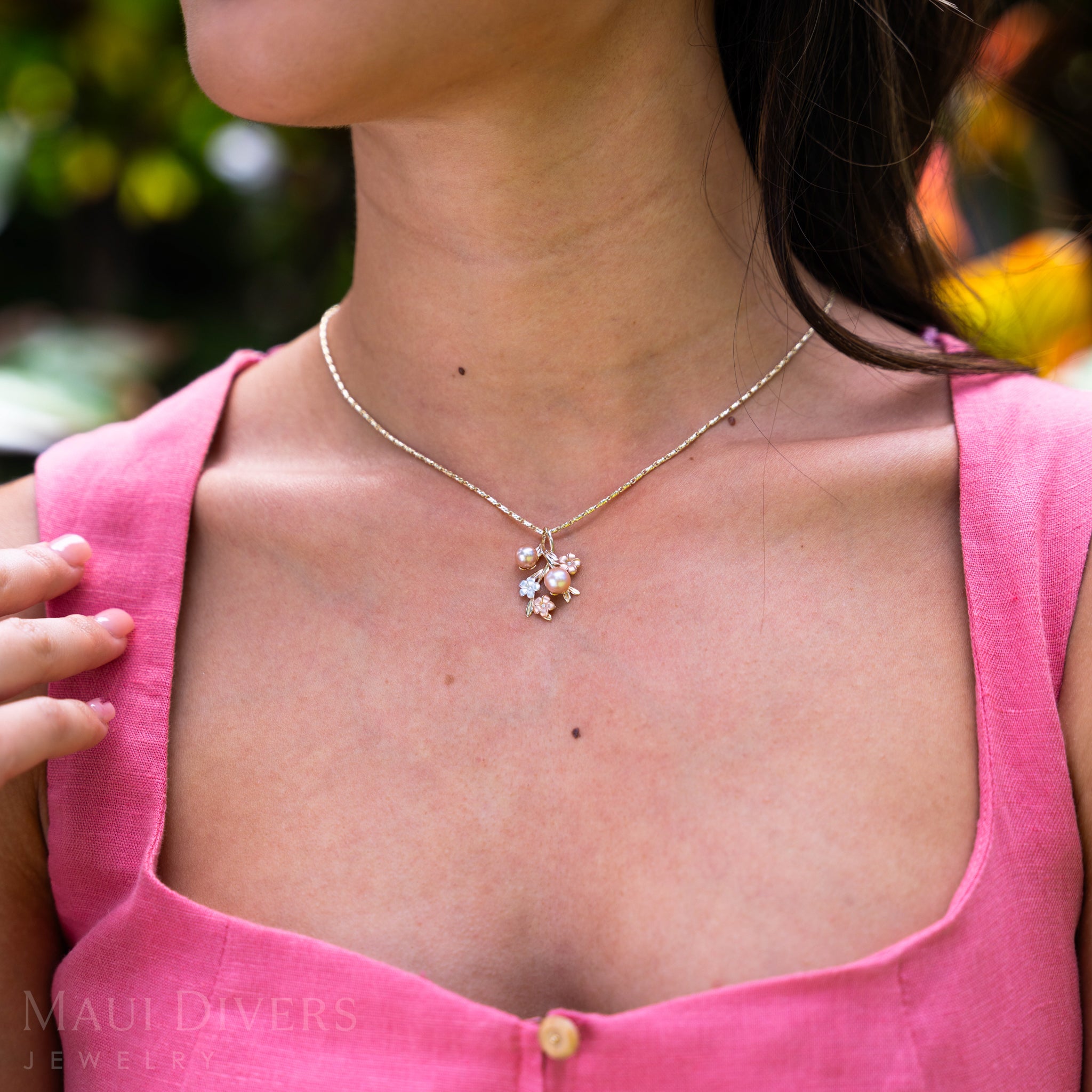 Pearls in Bloom Plumeria-Süßwasserperlen-Anhänger in dreifarbigem Gold mit Diamanten – 27 mm