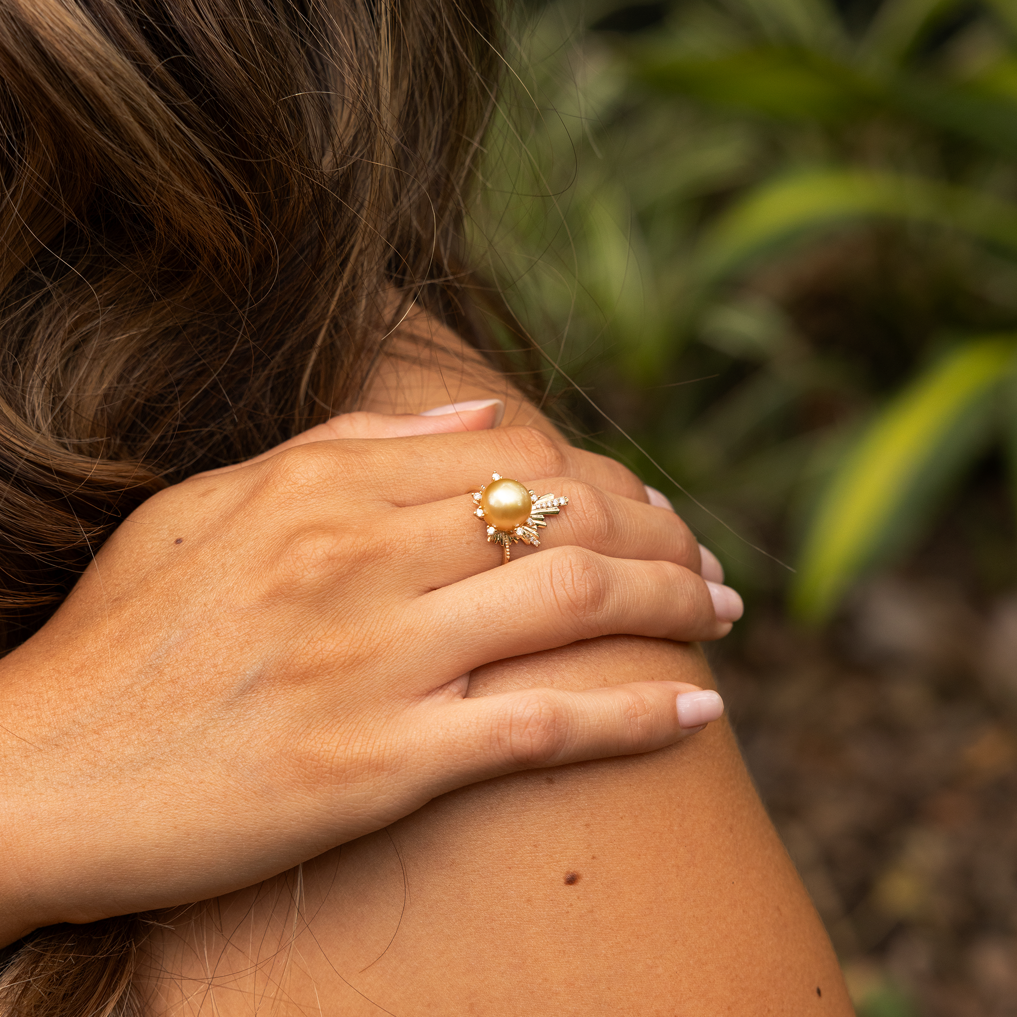 E Hoʻāla South Sea Gold Pearl Ring in Gold with Diamonds - 21mm