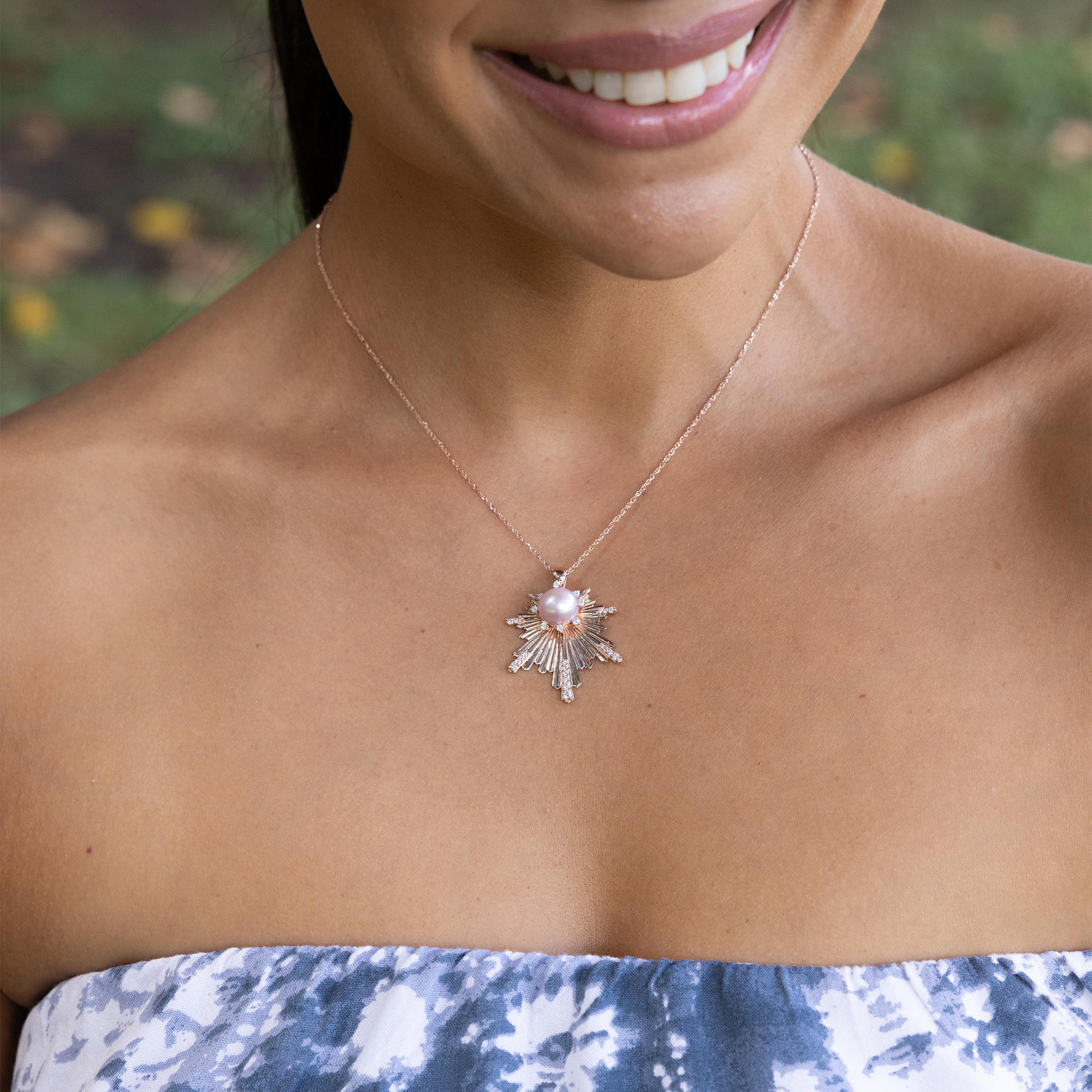E Hoʻāla Lavender Freshwater Pearl Pendant in Rose Gold with Diamonds - 27mm