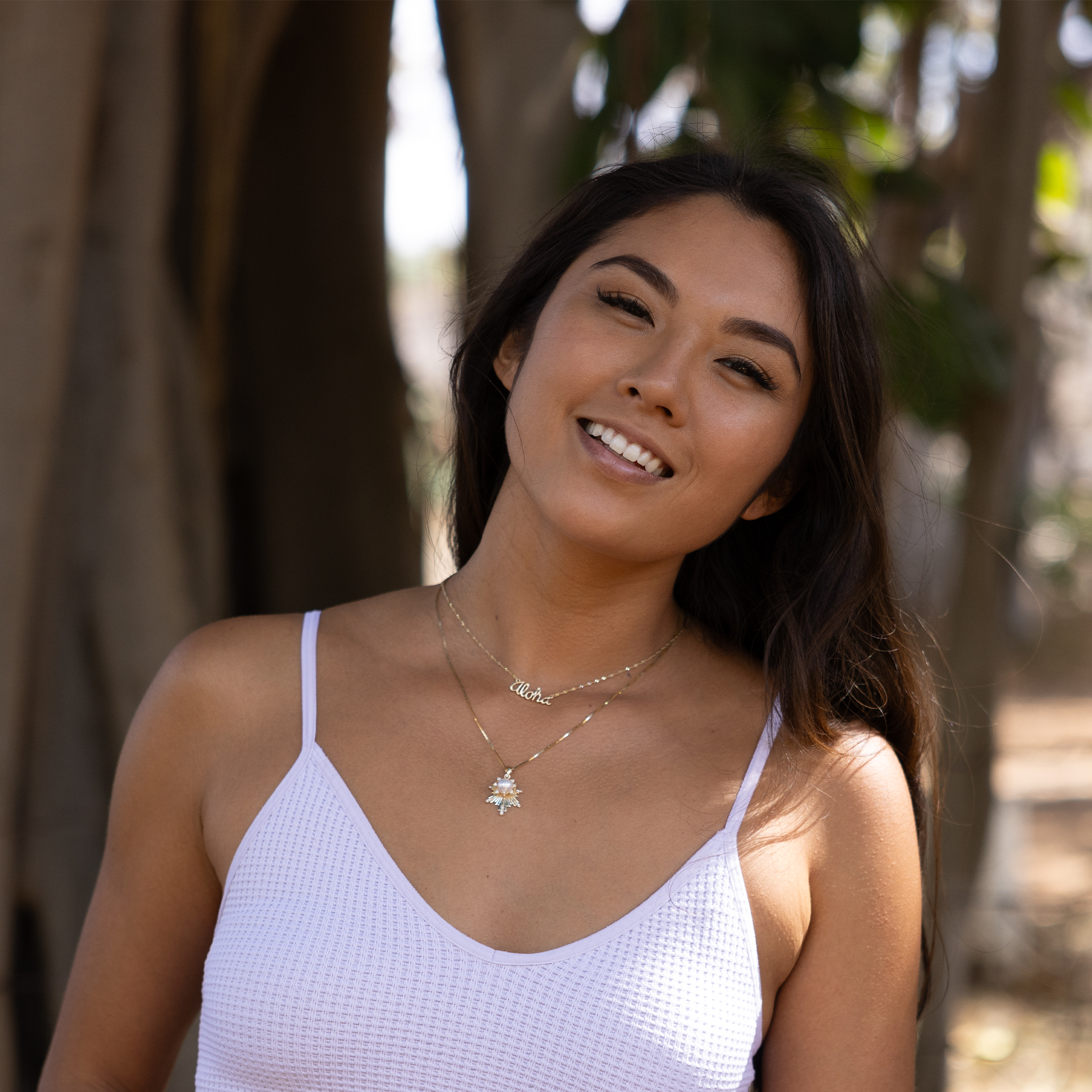 E Hoʻāla Akoya White Pearl Pendant in Gold with Diamonds - 21mm