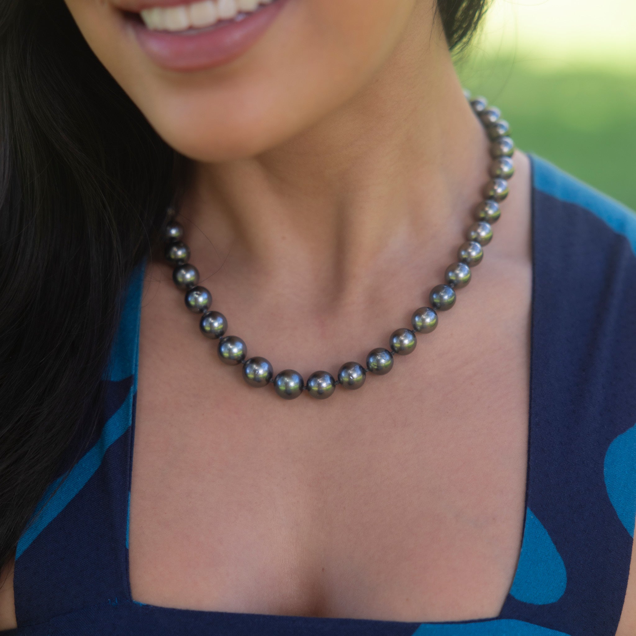 18-19" Tahitian Black Pearl Strand with Magnetic Gold Clasp - 8-13mm