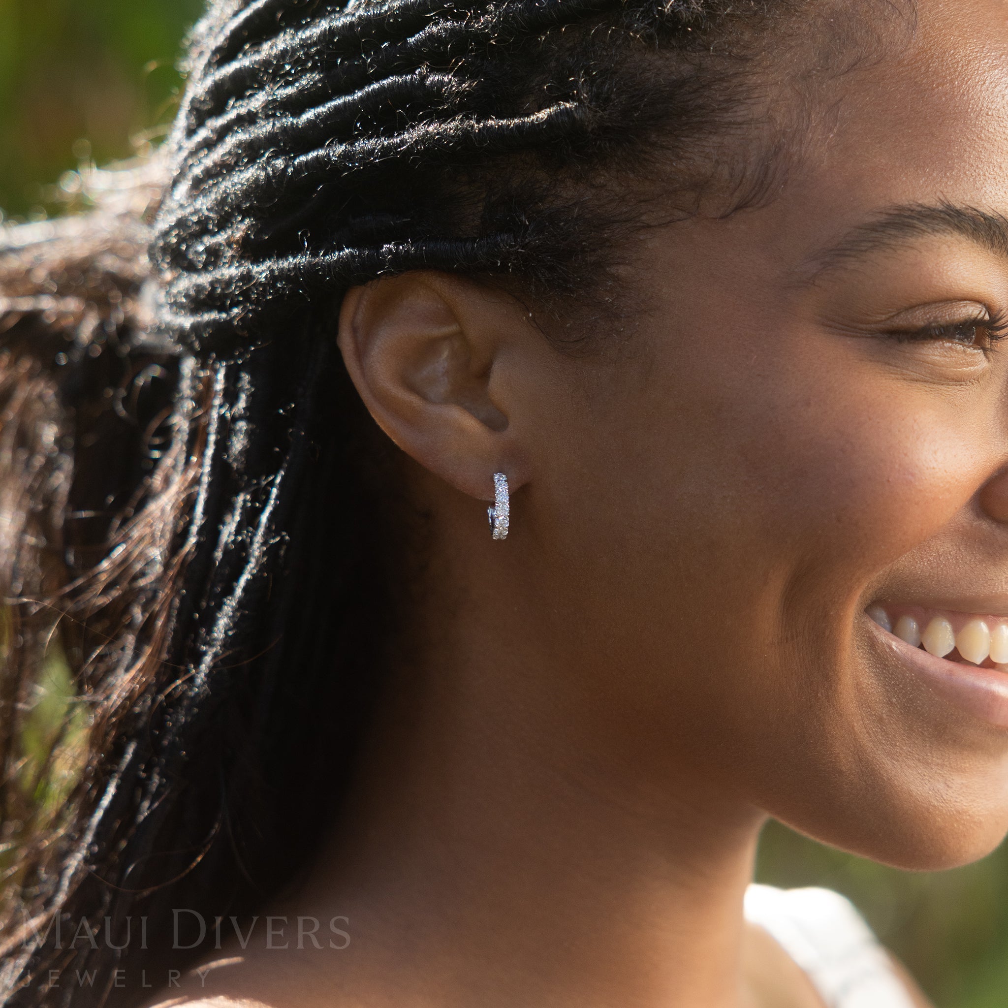 Hidden Hawaiʻi Maile Hoop in White Gold with Lab Grown Diamonds - 14mm