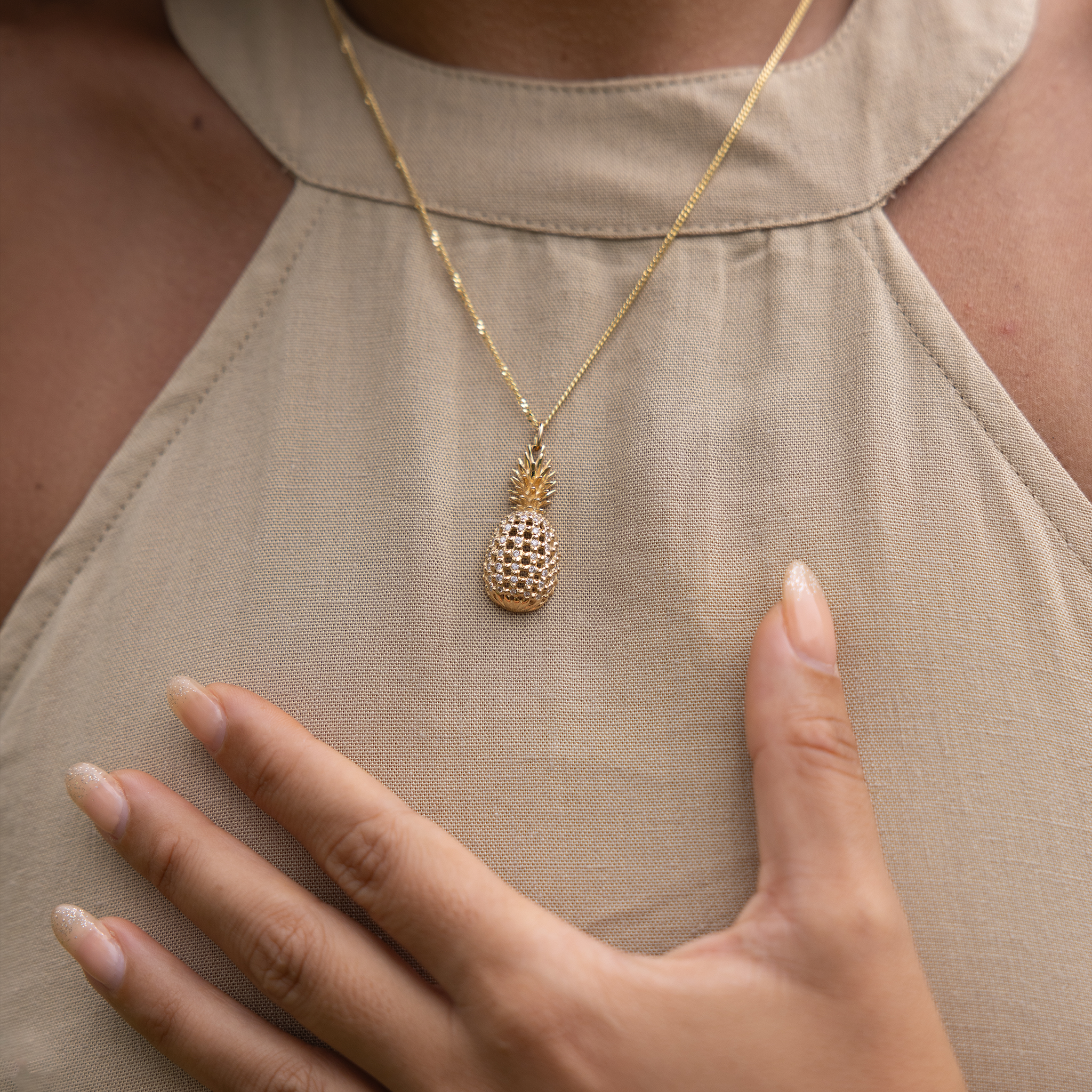 Pineapple Pendant in Gold with Diamonds - 30mm
