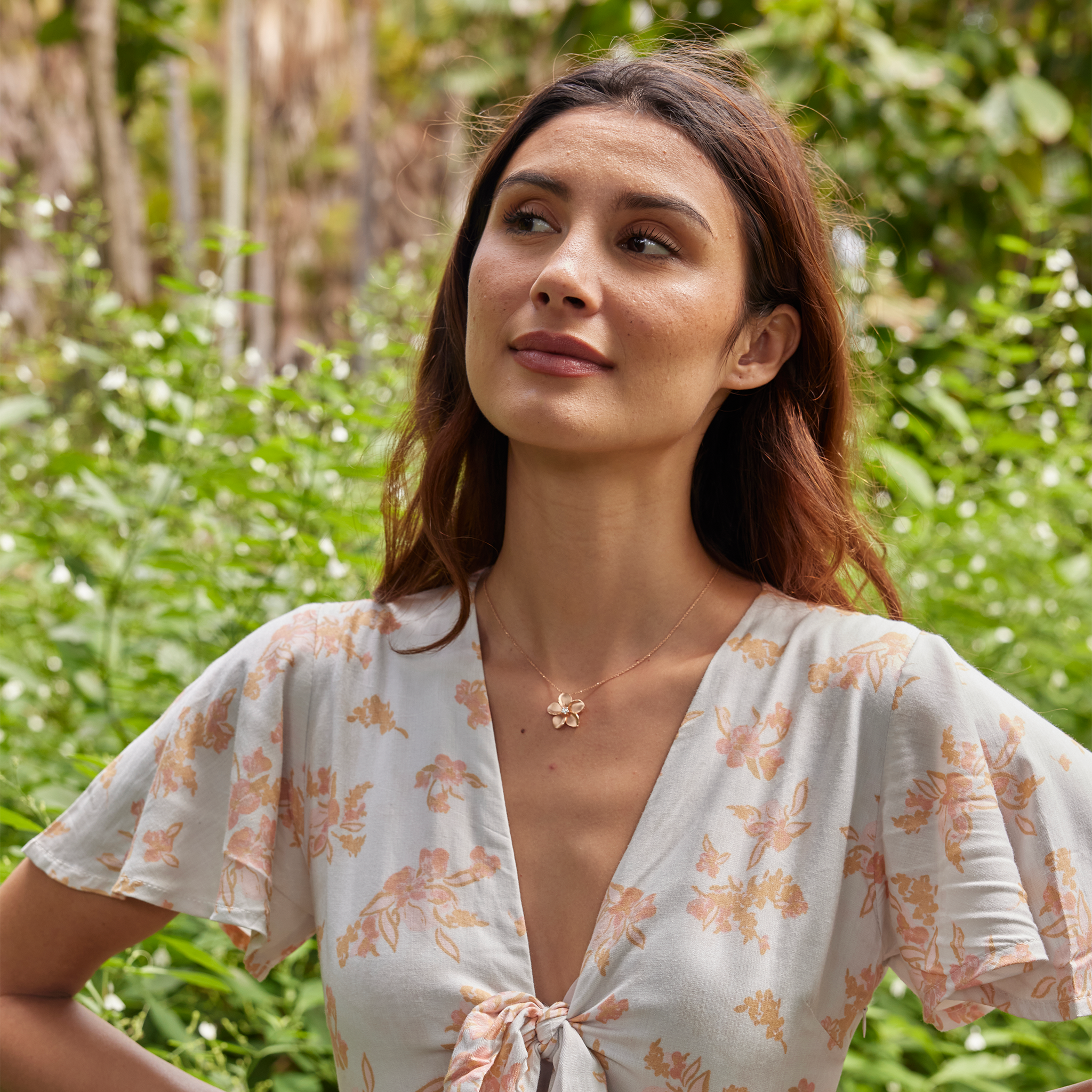 Plumeria-Anhänger in Roségold mit Diamant – 20 mm