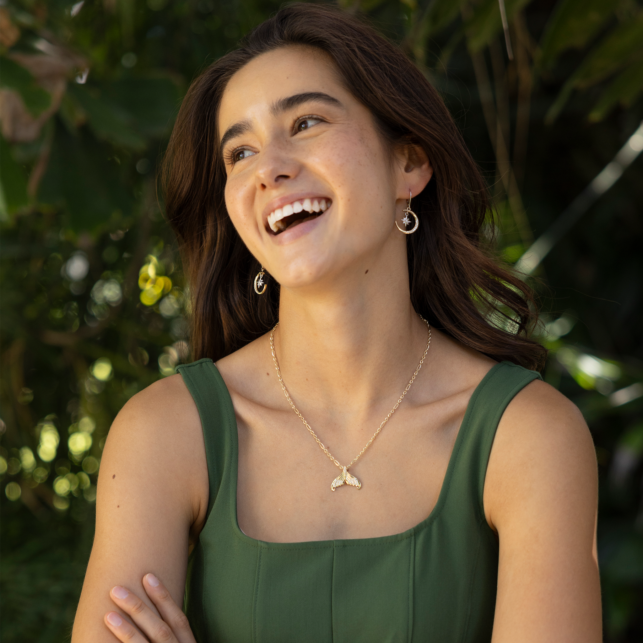 ダイヤモンド付き金のムーンマーメイドテールペンダント-20mm