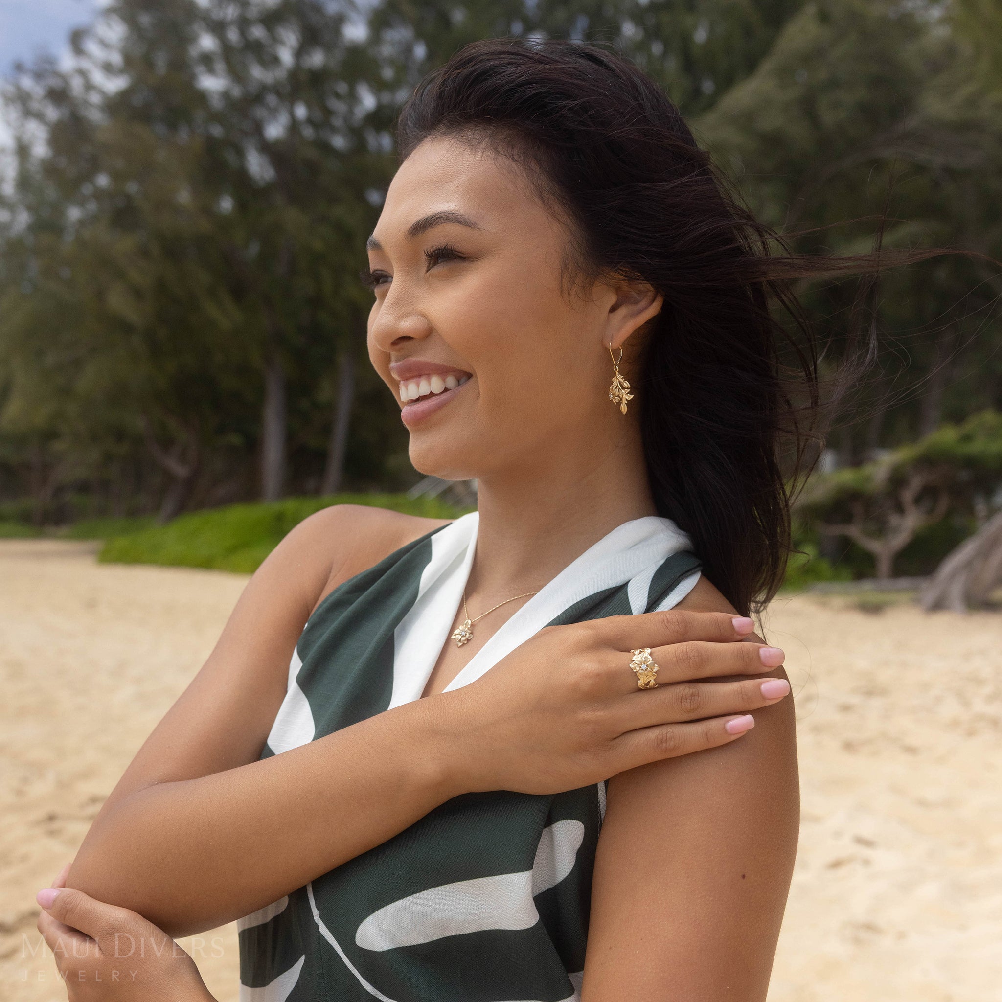 Nāʻū Pendant in Gold with Diamond - 18mm