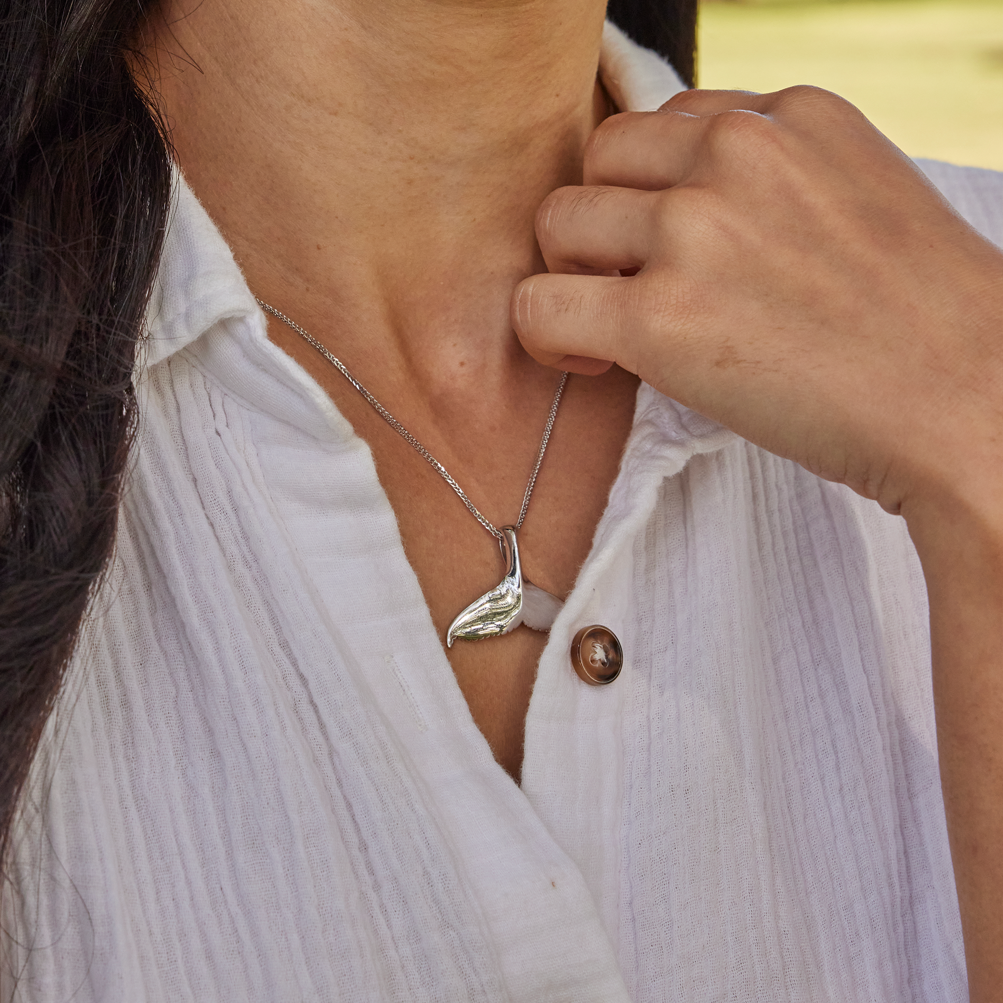 Whale Tail Pendant in White Gold - 35mm