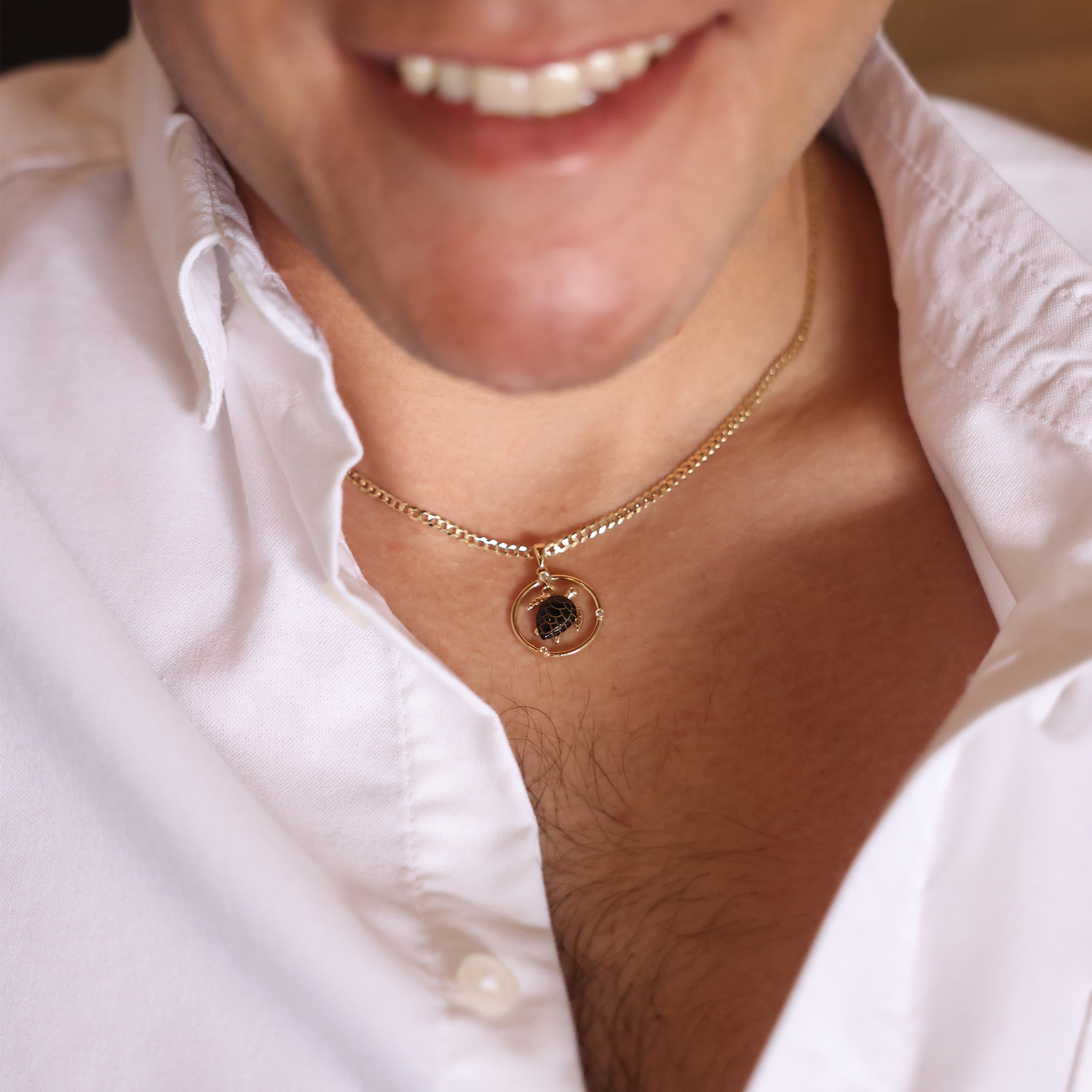 Honu Black Coral Pendant in Gold with Diamonds - 12mm