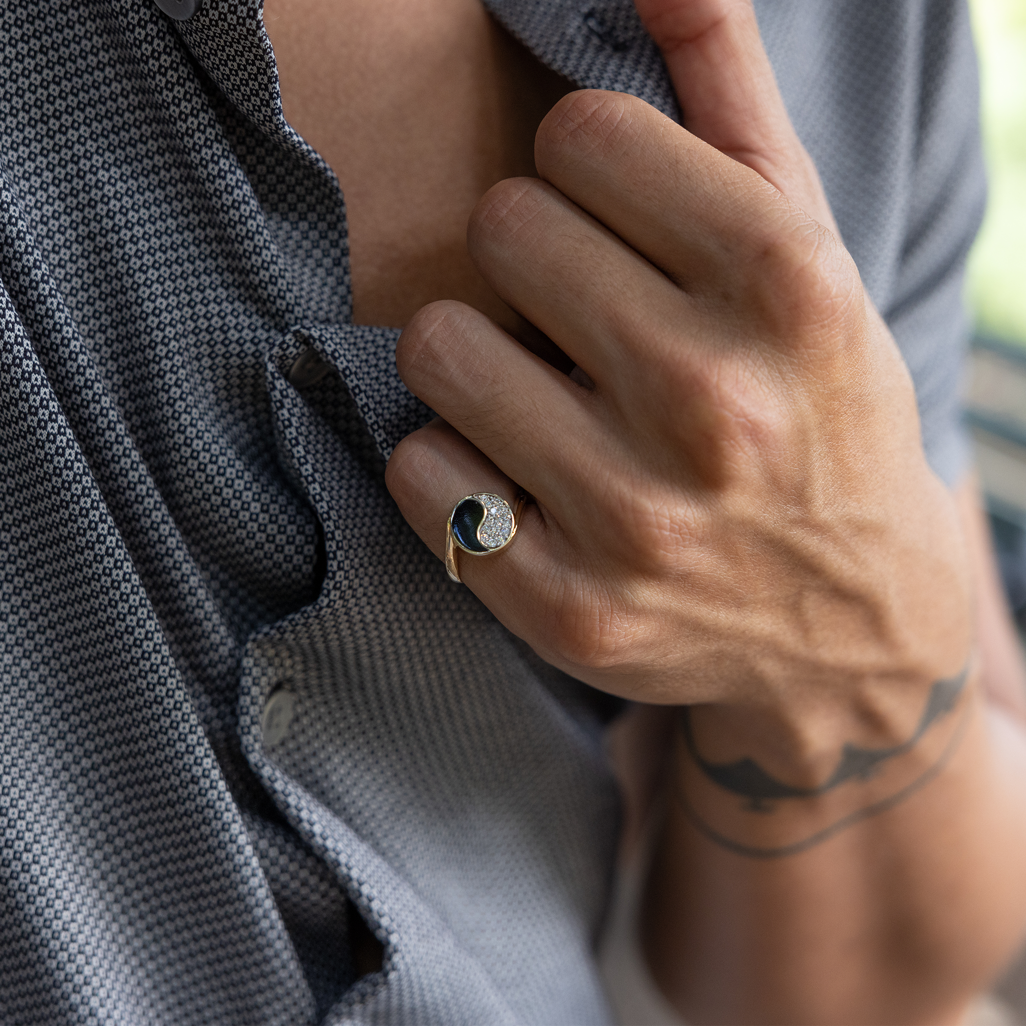 Yin Yang Black Coral Ring in Gold with Diamonds - 12mm