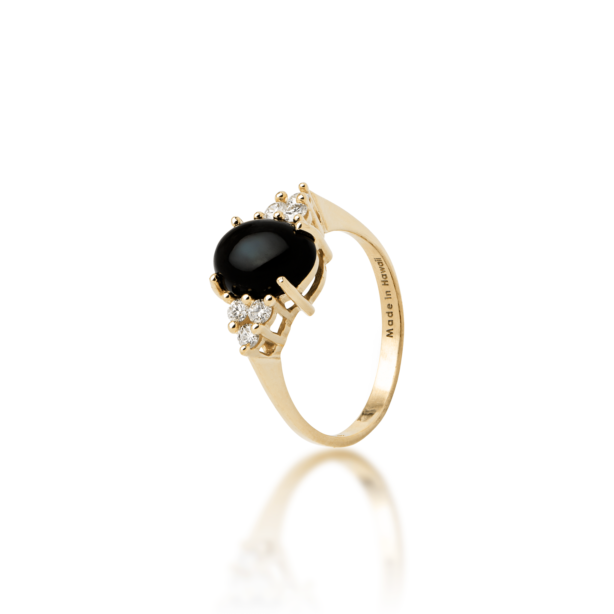 Schwarzer Korallenring in Gold mit Diamanten