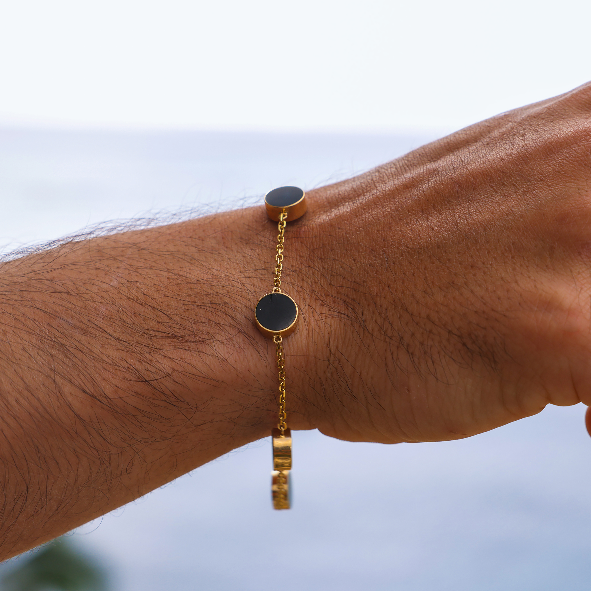 Adjustable 7.25-8" Eclipse Black Coral Bracelet in Gold - 9mm