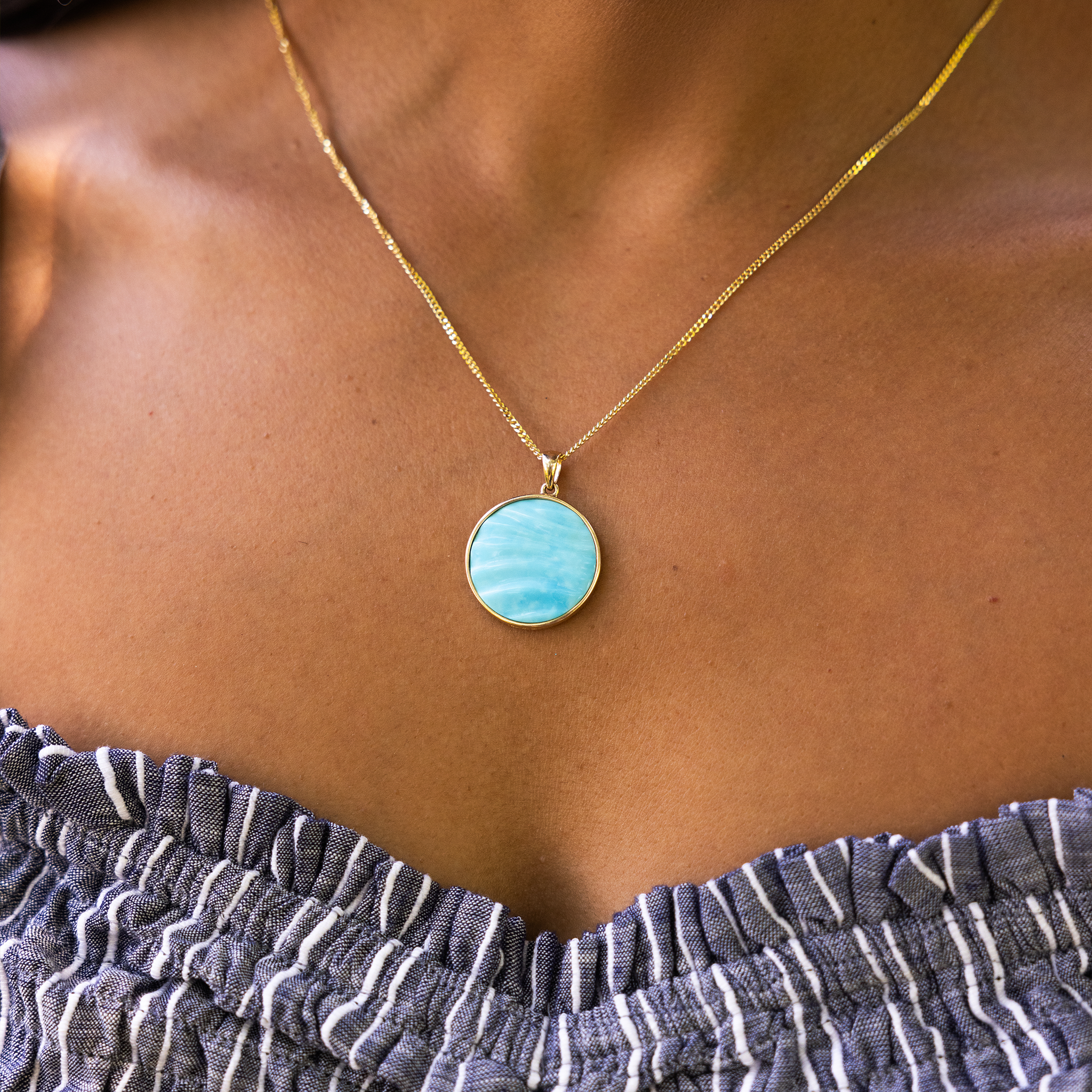 Ocean Sand Turquoise Pendant in Gold - 22mm