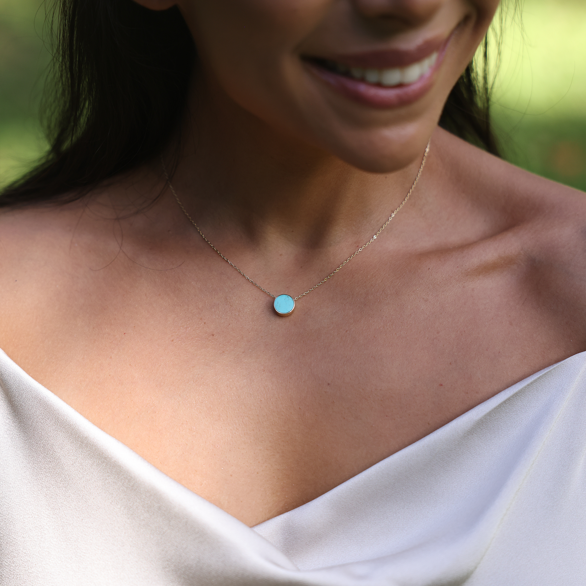 16-18" Adjustable Eclipse Flipside Turquoise & Mother of Pearl Necklace in Gold - 9mm