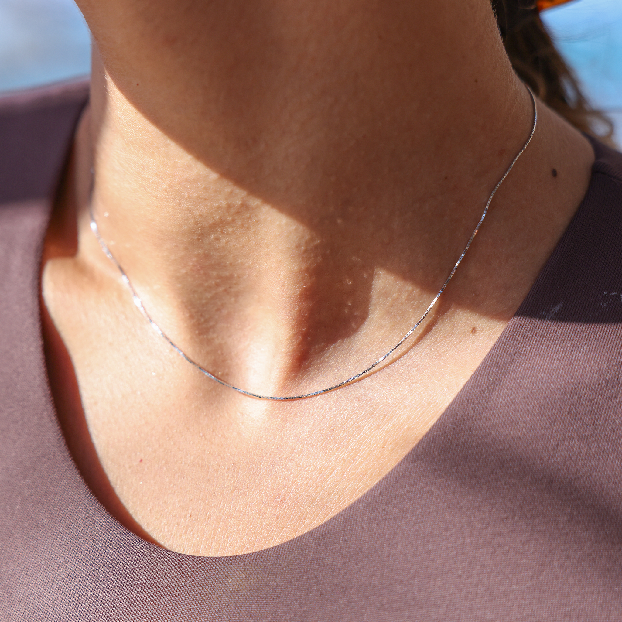 ホワイトゴールドの0.8mmベネチアンボックスチェーン