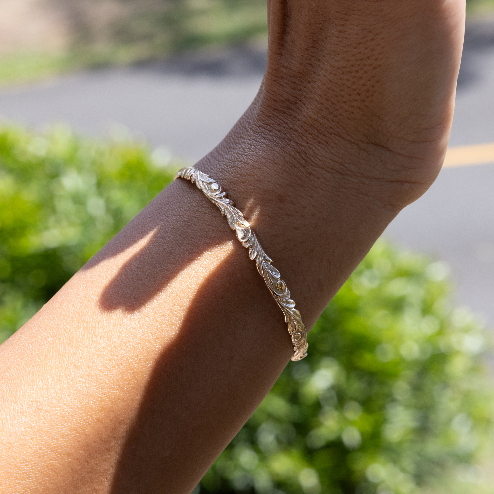 Hawaiian Heirloom Old English Scroll Bracelet in Gold - 4.5mm