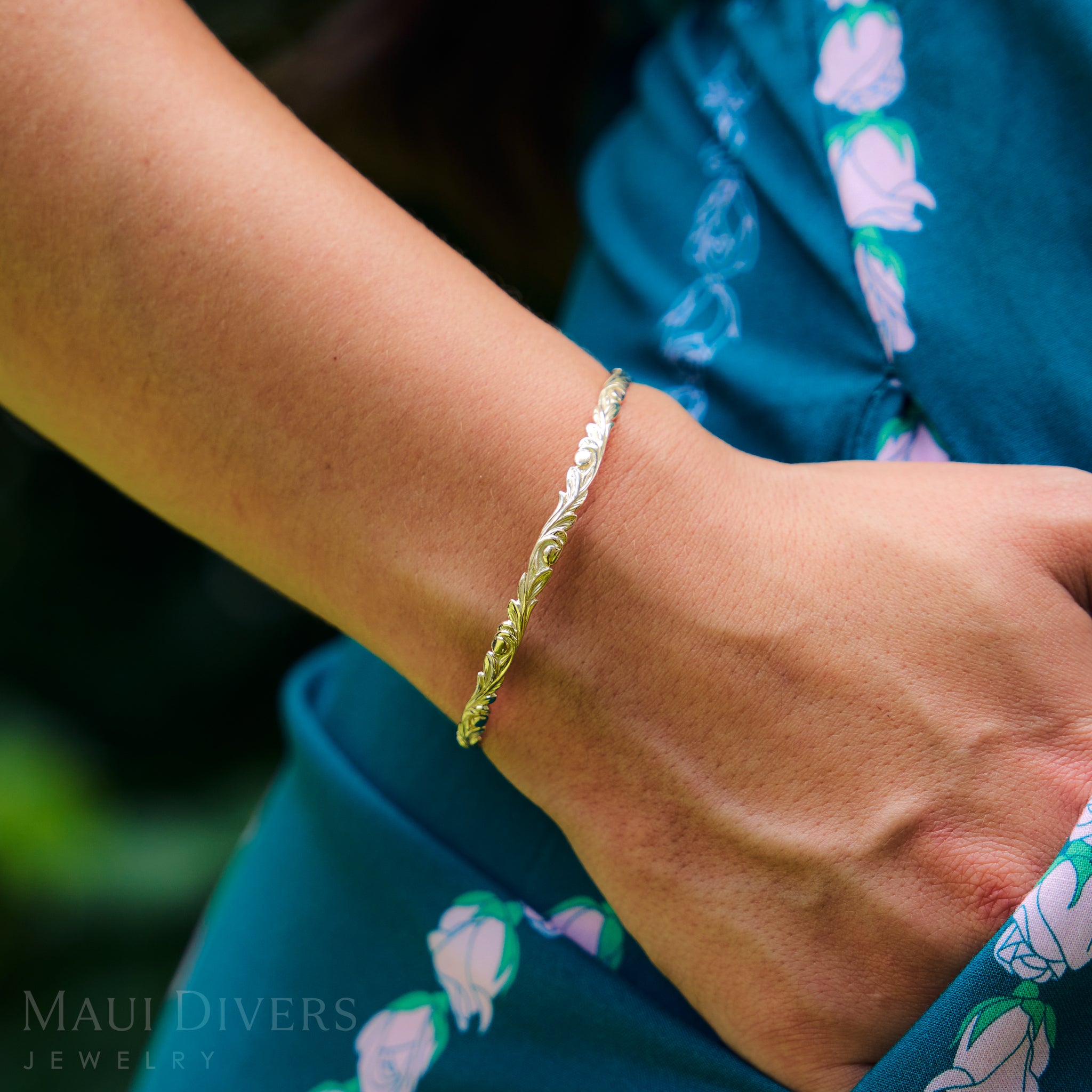 Hawaiianisches Erbstück Old English Scroll Armband in Gold – 4,5 mm