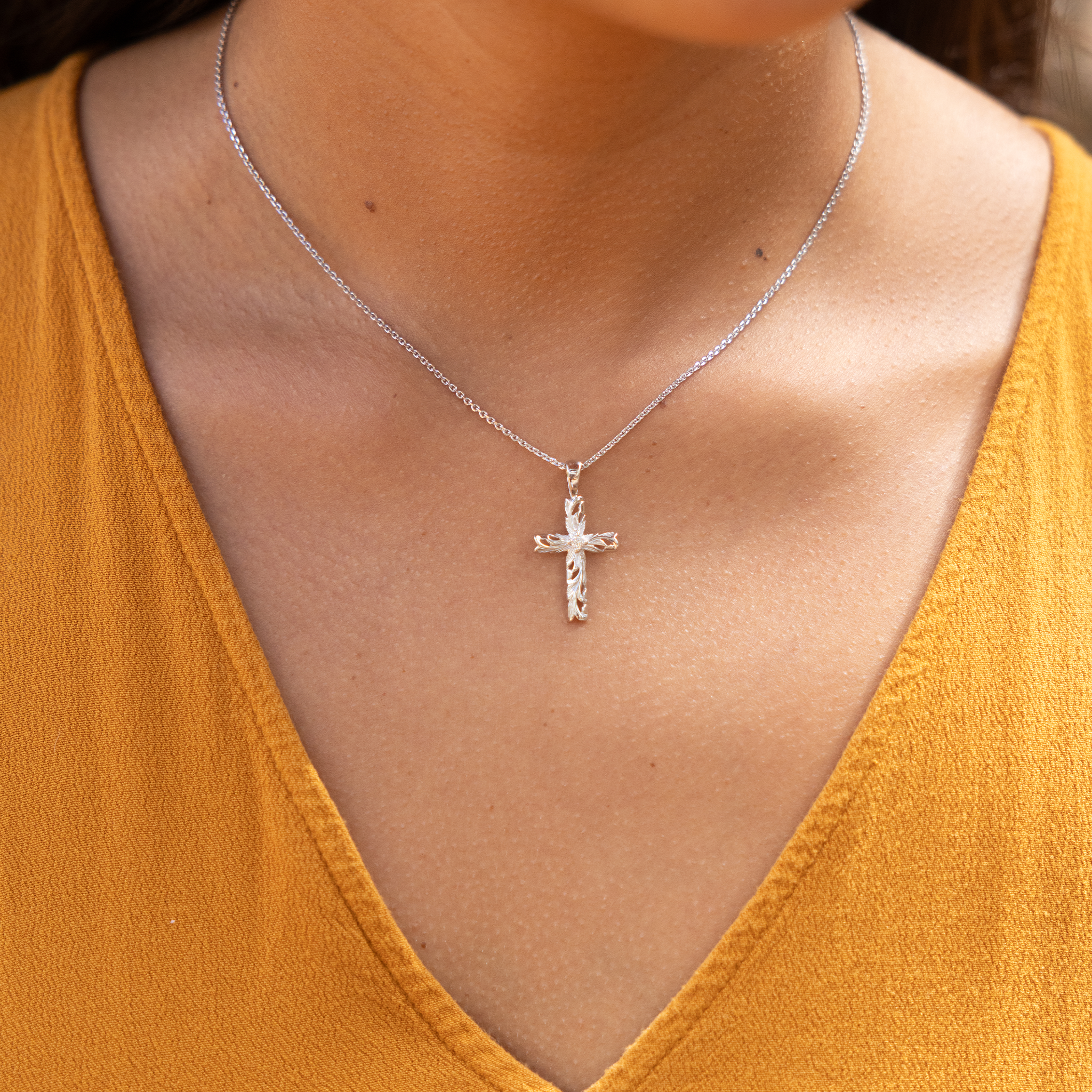 Hawaiian Heirloom Old English Scroll Cross Pendant in White Gold with Diamond - 30mm