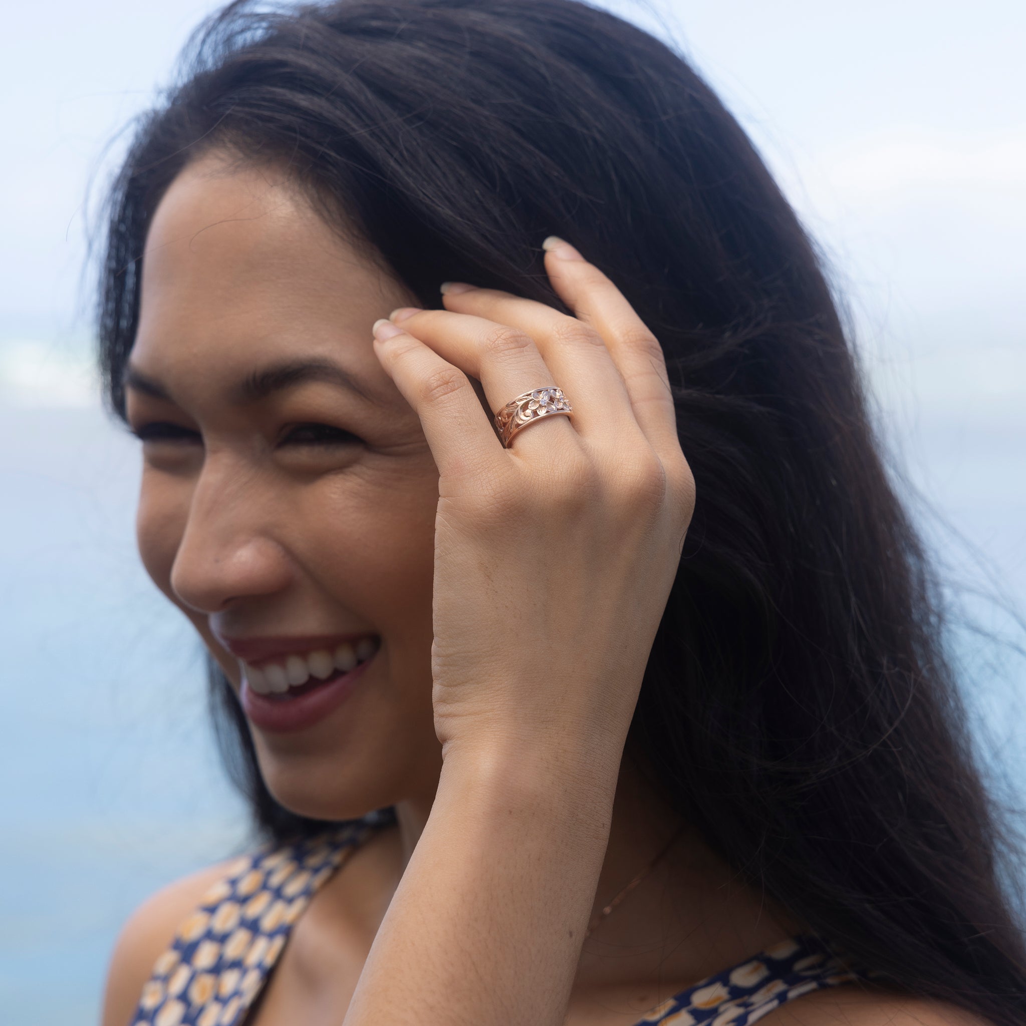 ハワイアン エアルーム プルメリア リング ローズ ゴールド ダイヤモンド付き - 8mm