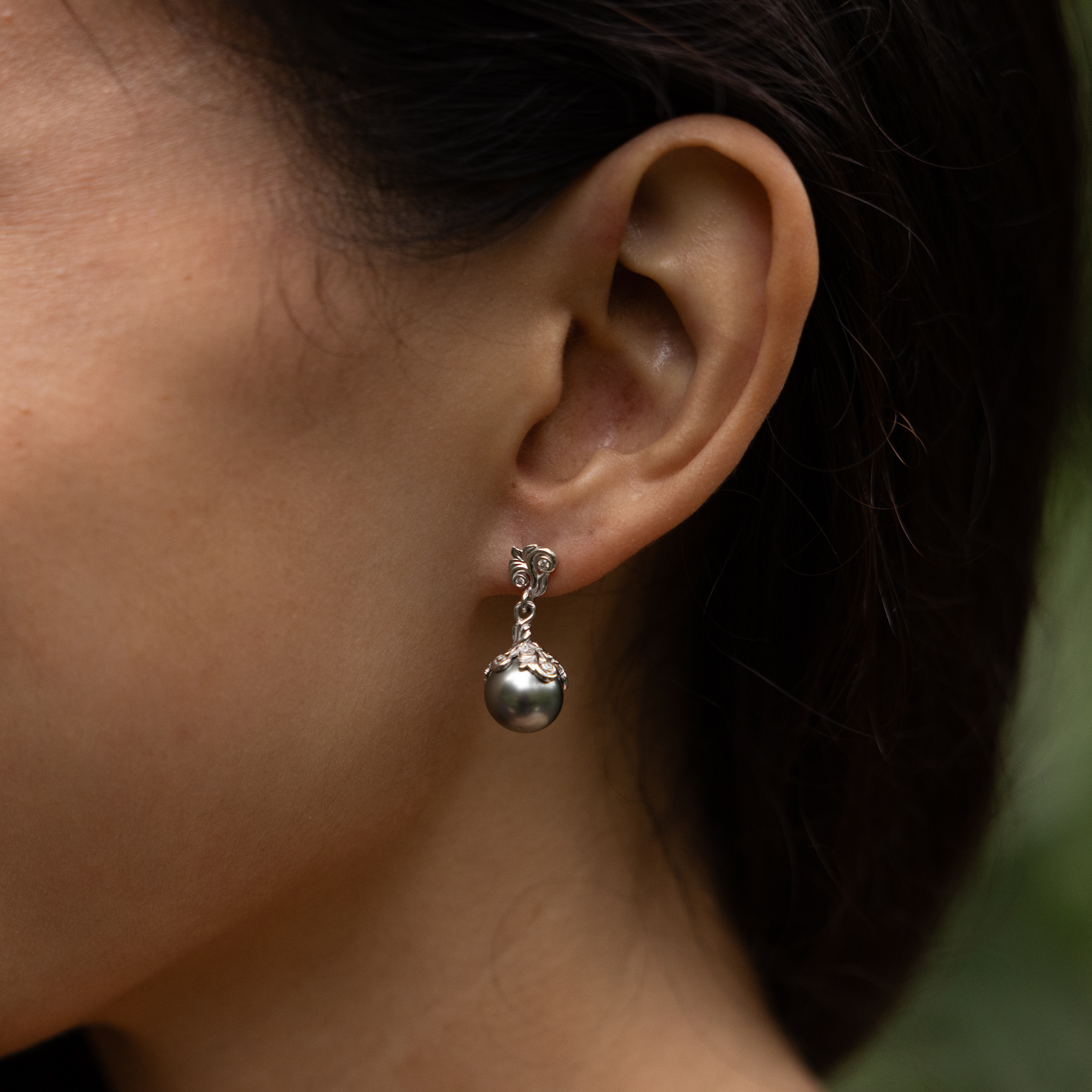 Living Heirloom Tahitian Black Pearl Earrings in White Gold with Diamonds - 9-10mm