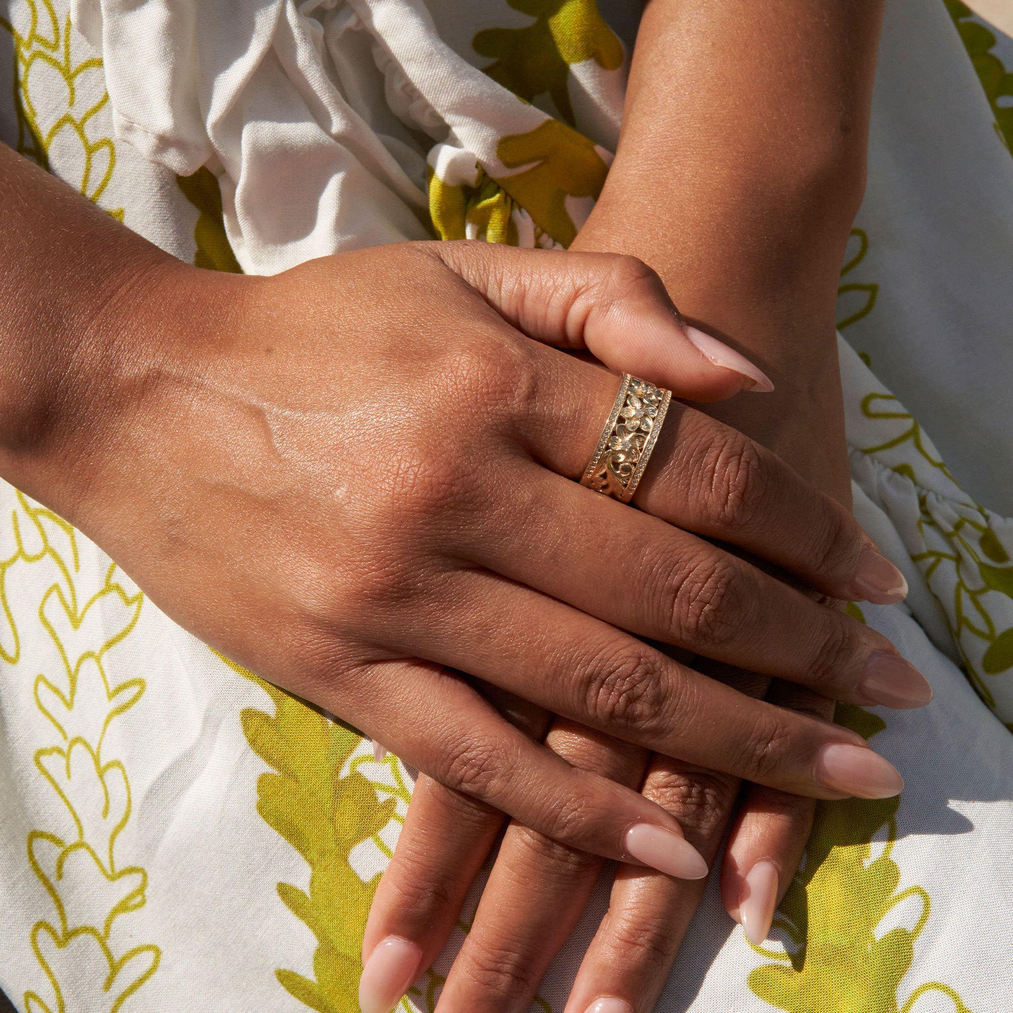 Hawaiian Heirloom Plumeria Ring in Gold with Diamonds -10mm
