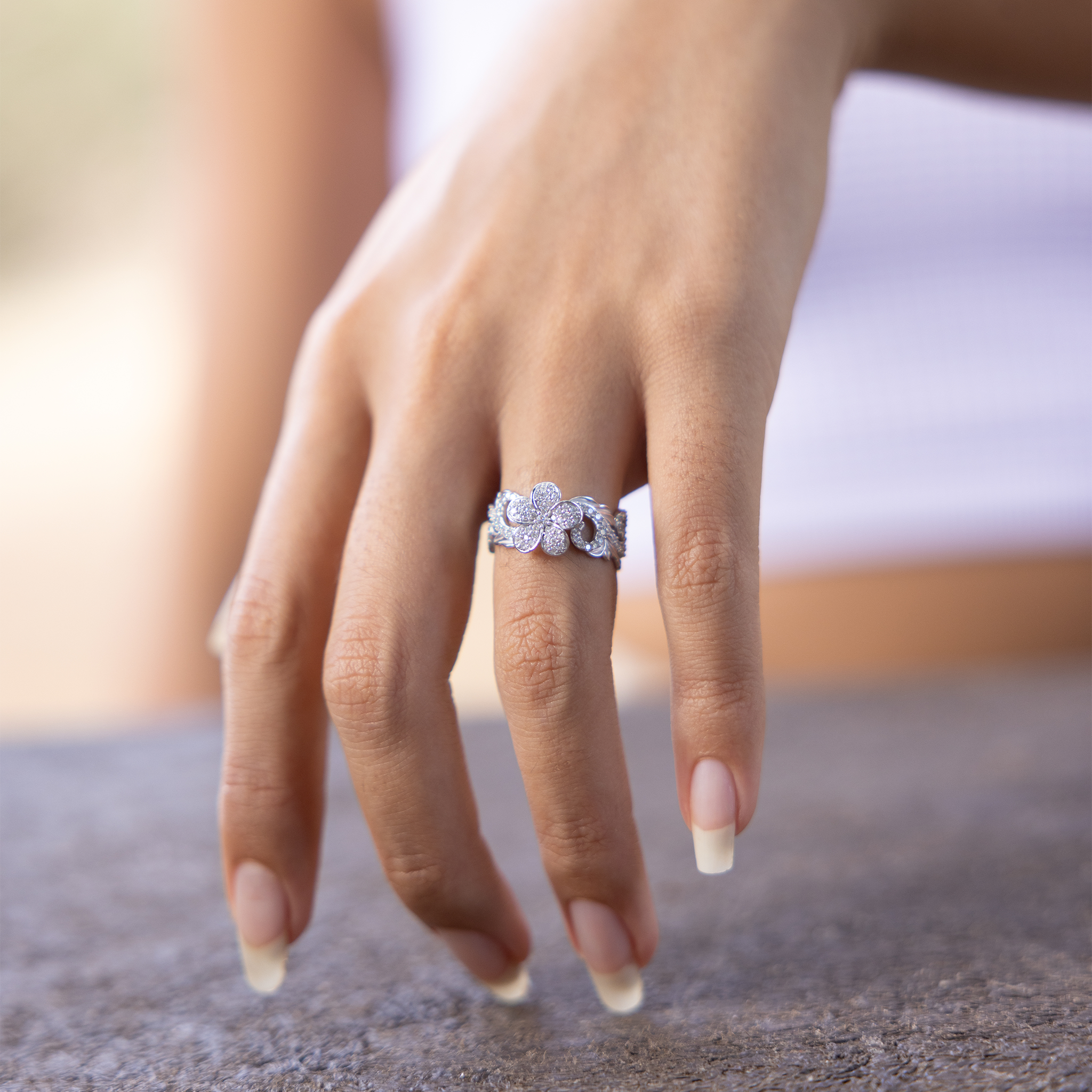 Hawaiian Heirloom Plumeria Ring in White Gold with Diamonds - 10mm