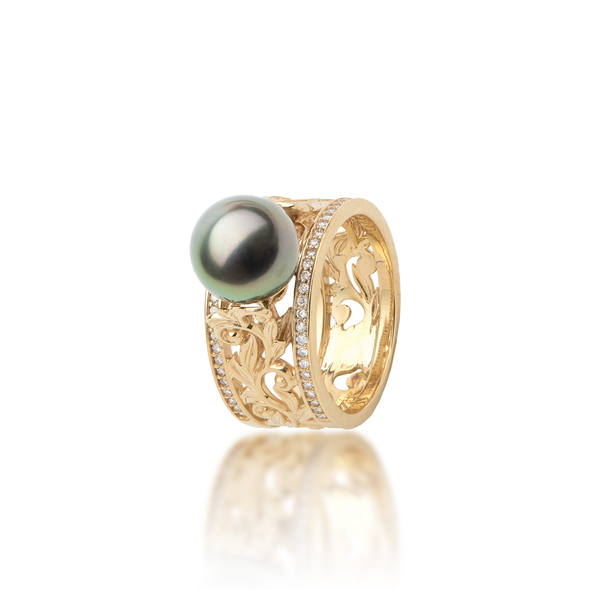 10mm Living Heirloom Tahitian Black Pearl Ring in Gold with Diamonds on a white background