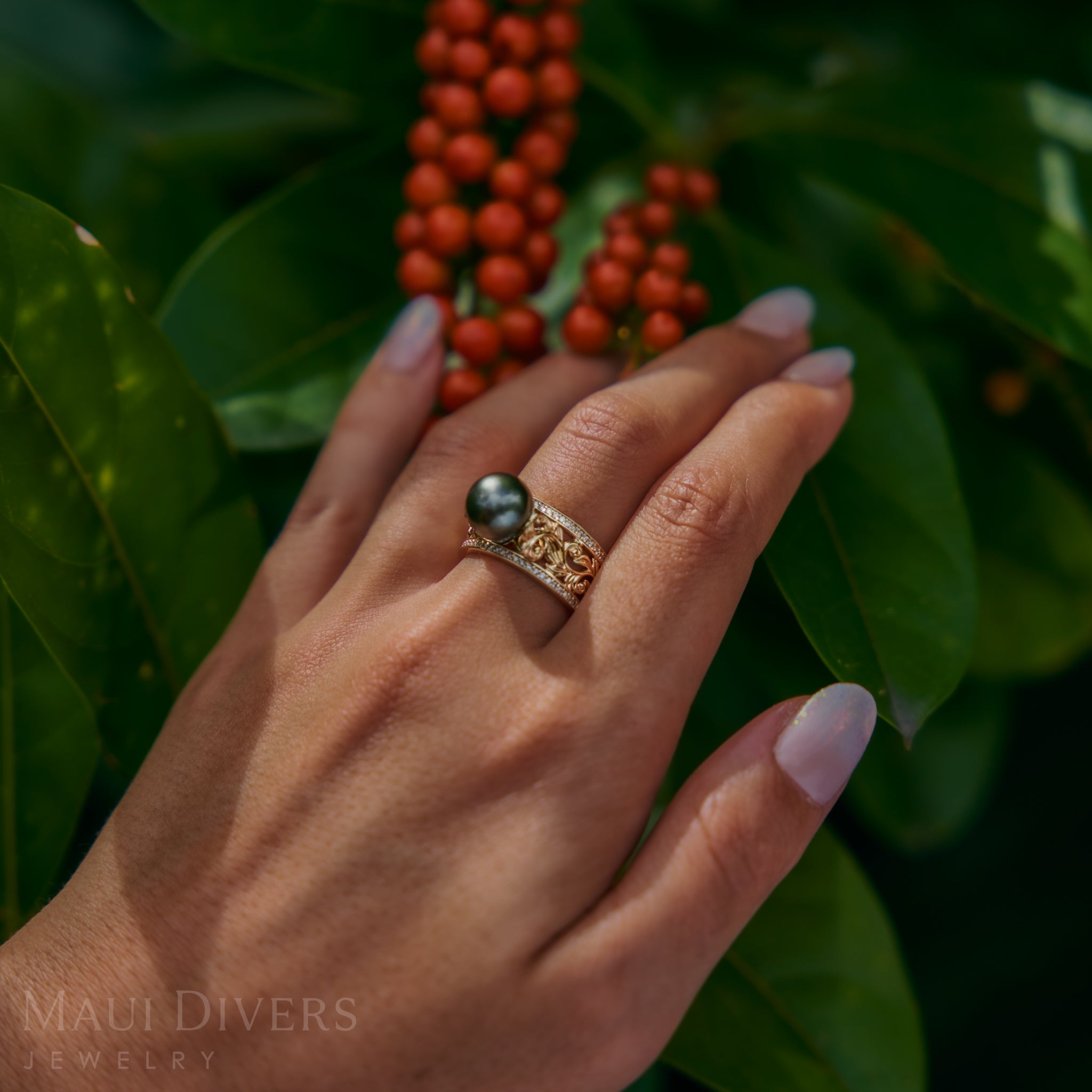 Hawaiianischer Erbstück-Tahiti-Ring mit schwarzen Perlen in Gold mit Diamanten – 10 mm