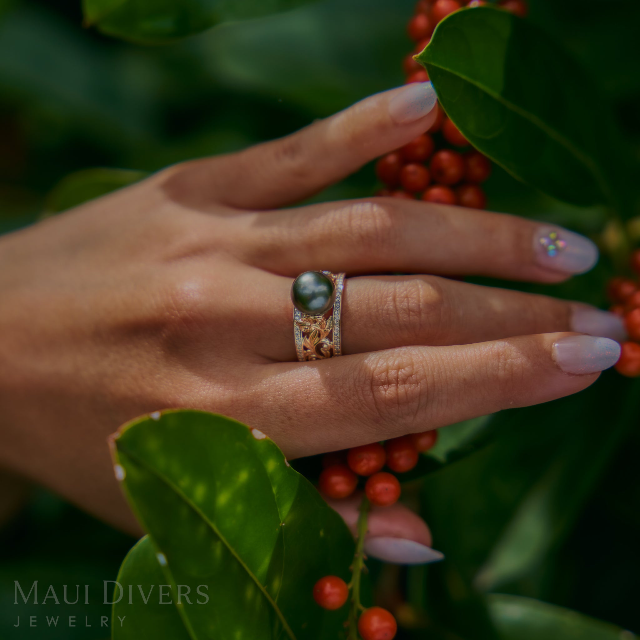 Hawaiianischer Erbstück-Tahiti-Ring mit schwarzen Perlen in Gold mit Diamanten – 10 mm