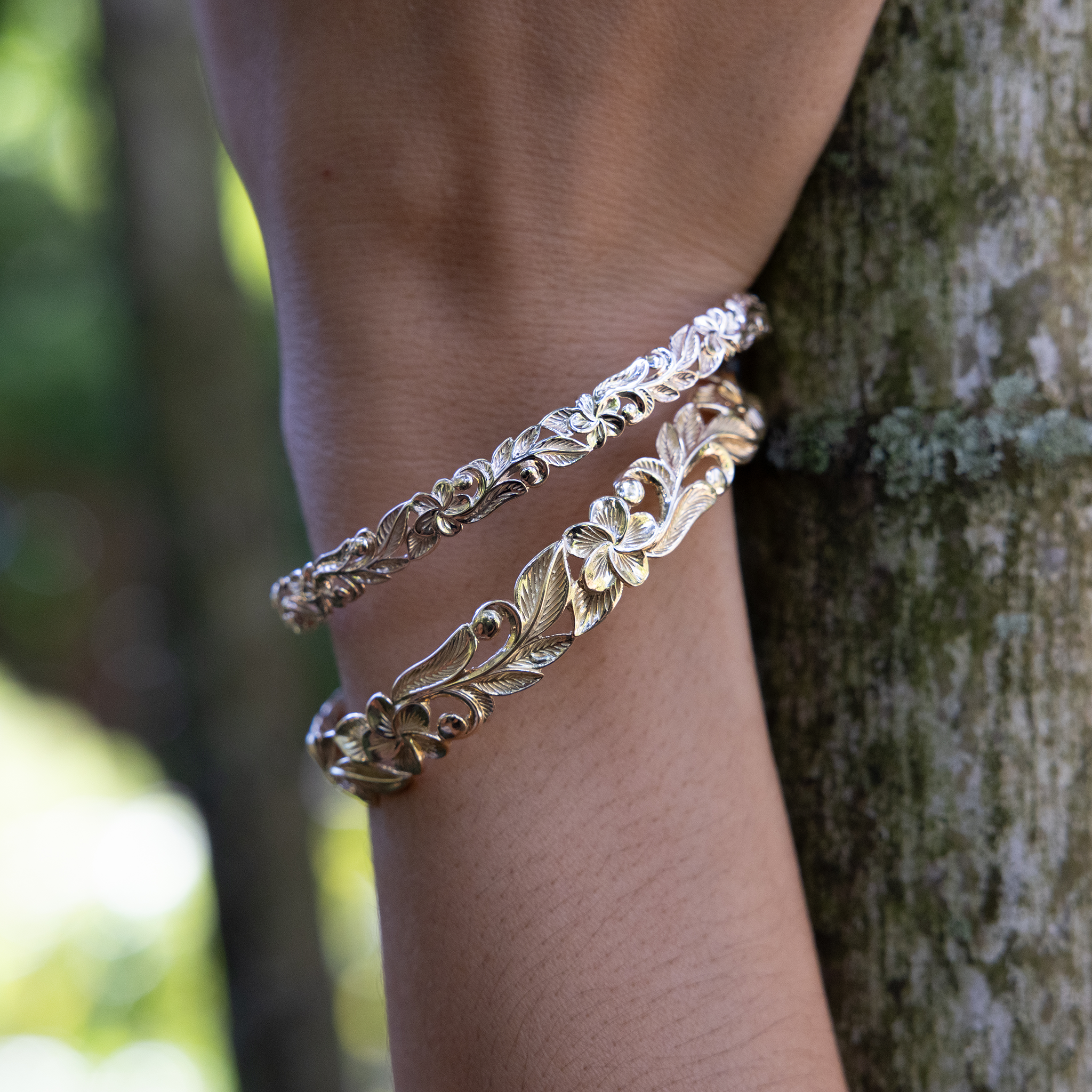 Hawaiian Heirloom Plumeria Bracelet in Gold - 10mm