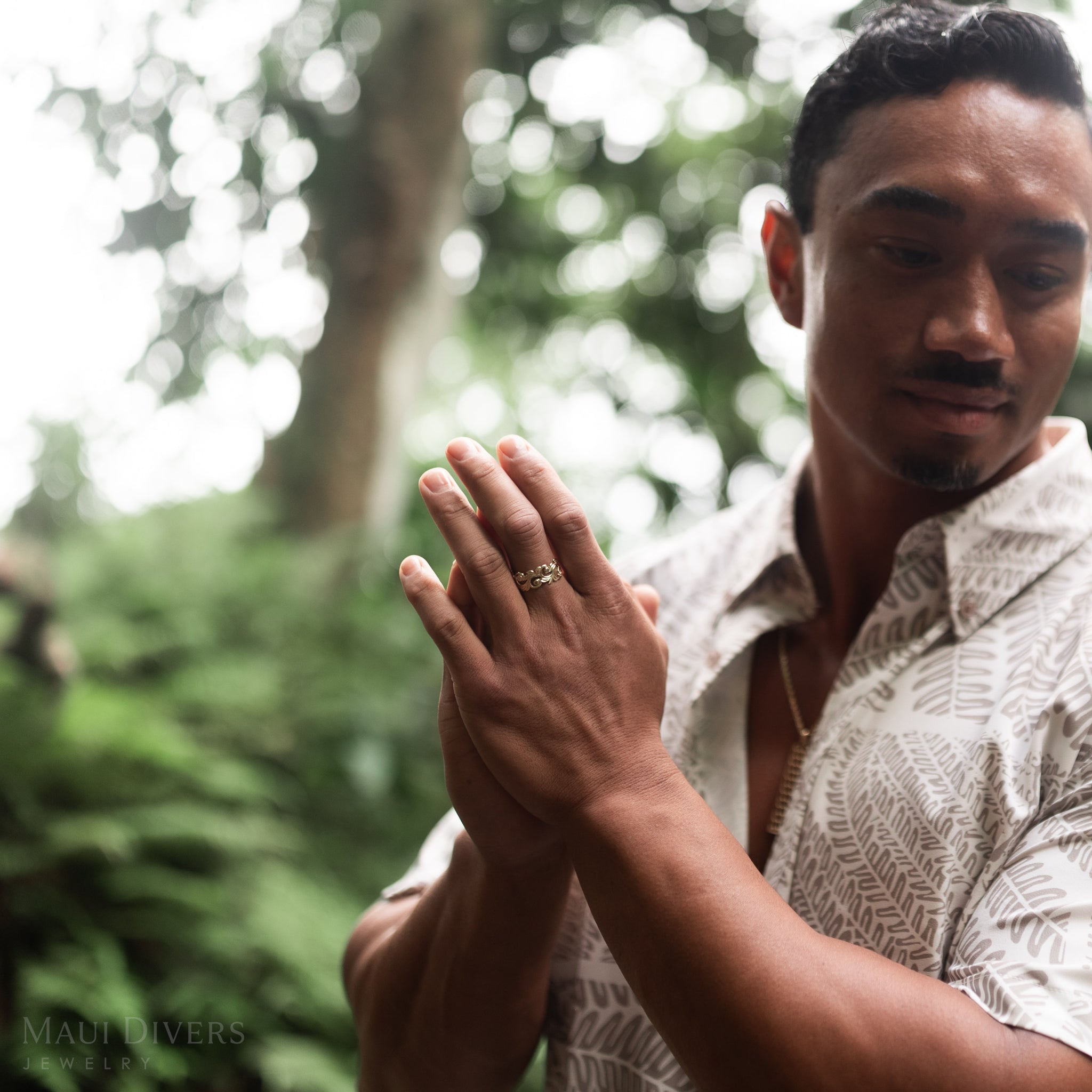 ダイヤモンドと金のリビングヒールームリング - 10mm