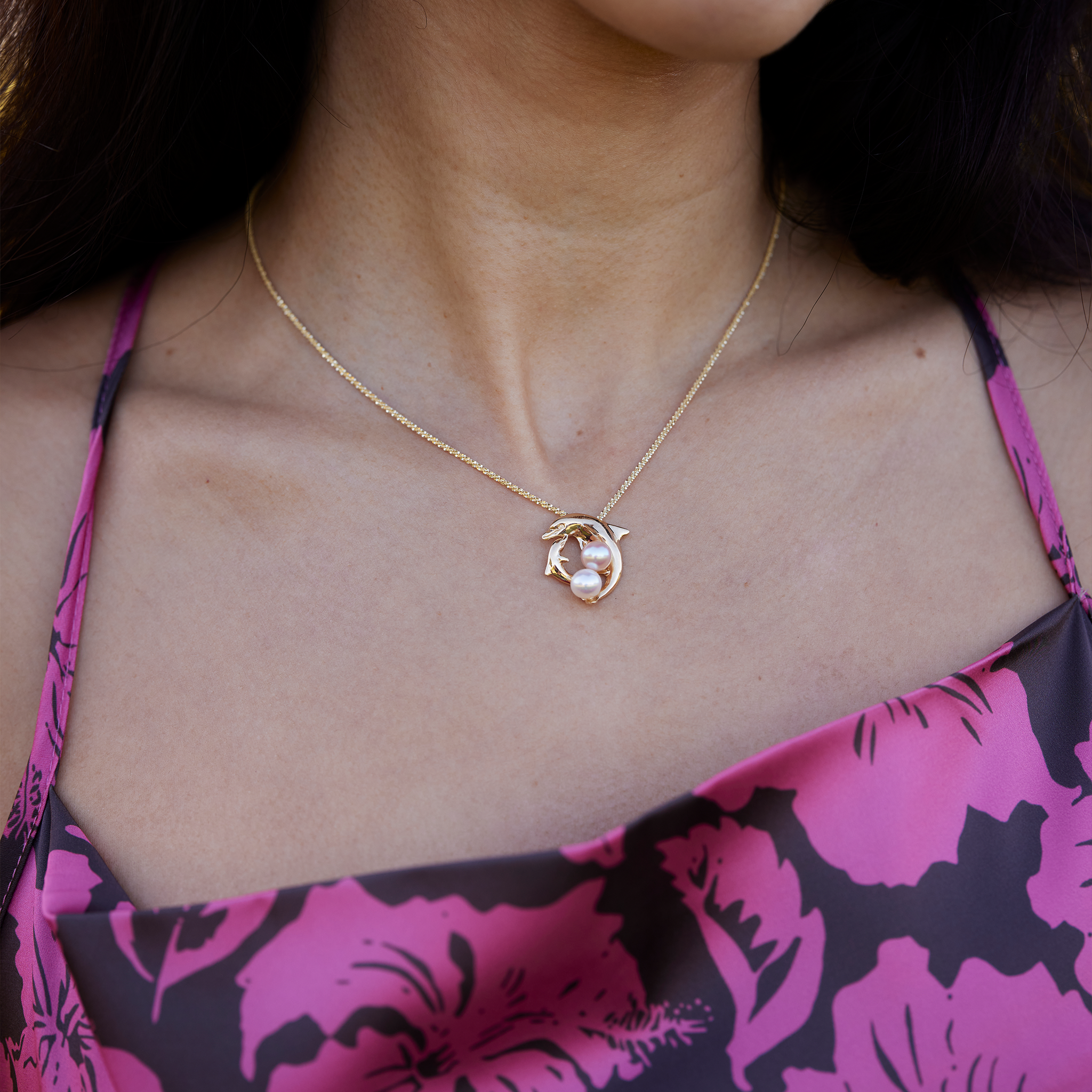 Pick A Pearl Dolphin Pendant in Gold