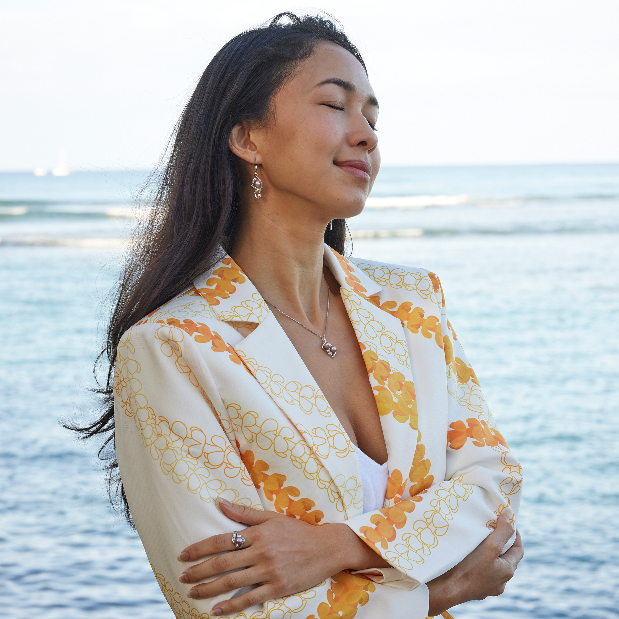 ダイヤモンド付きホワイトゴールドでパールメールペンダントを選ぶ