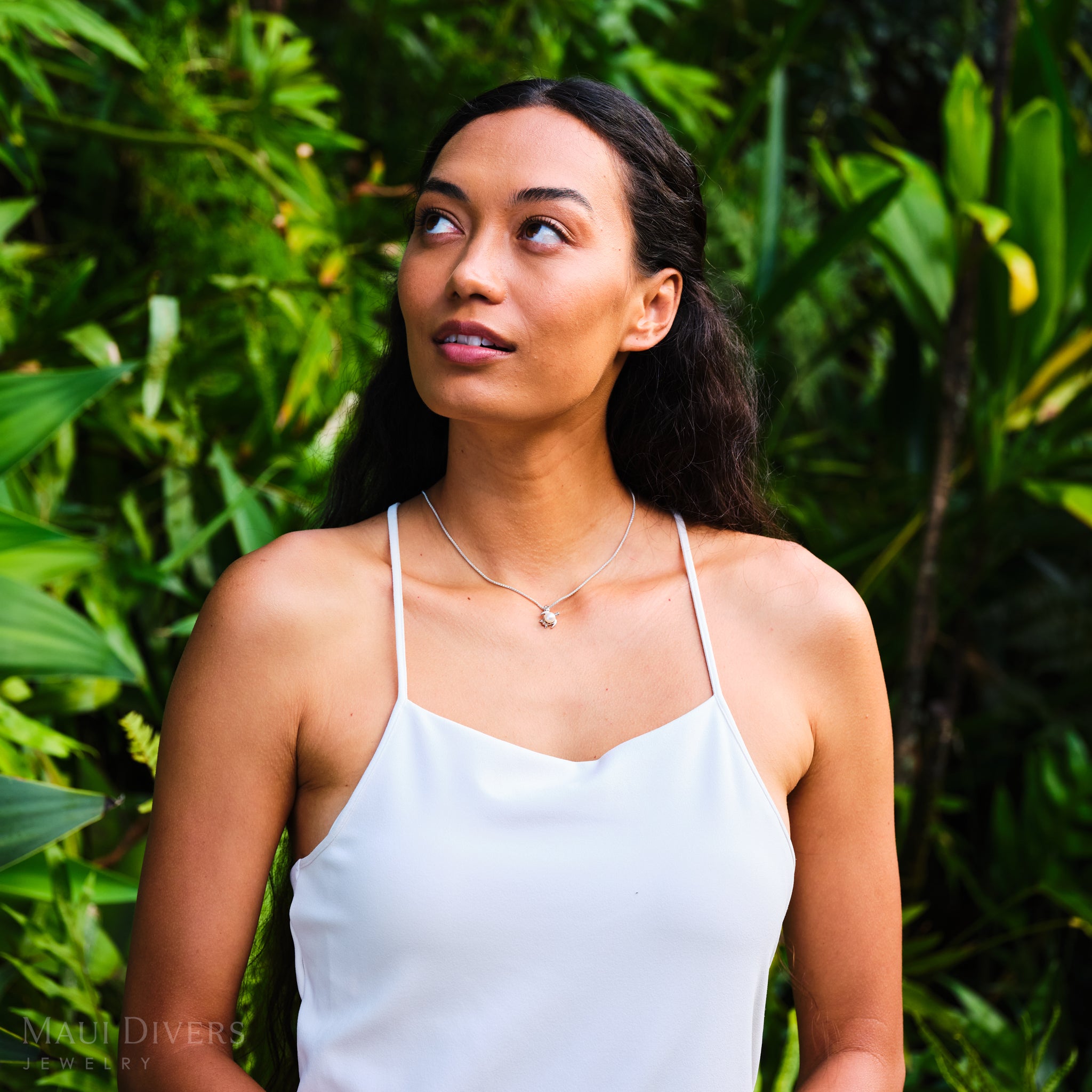 スターリングシルバーでパールホンペンダントを選んでください