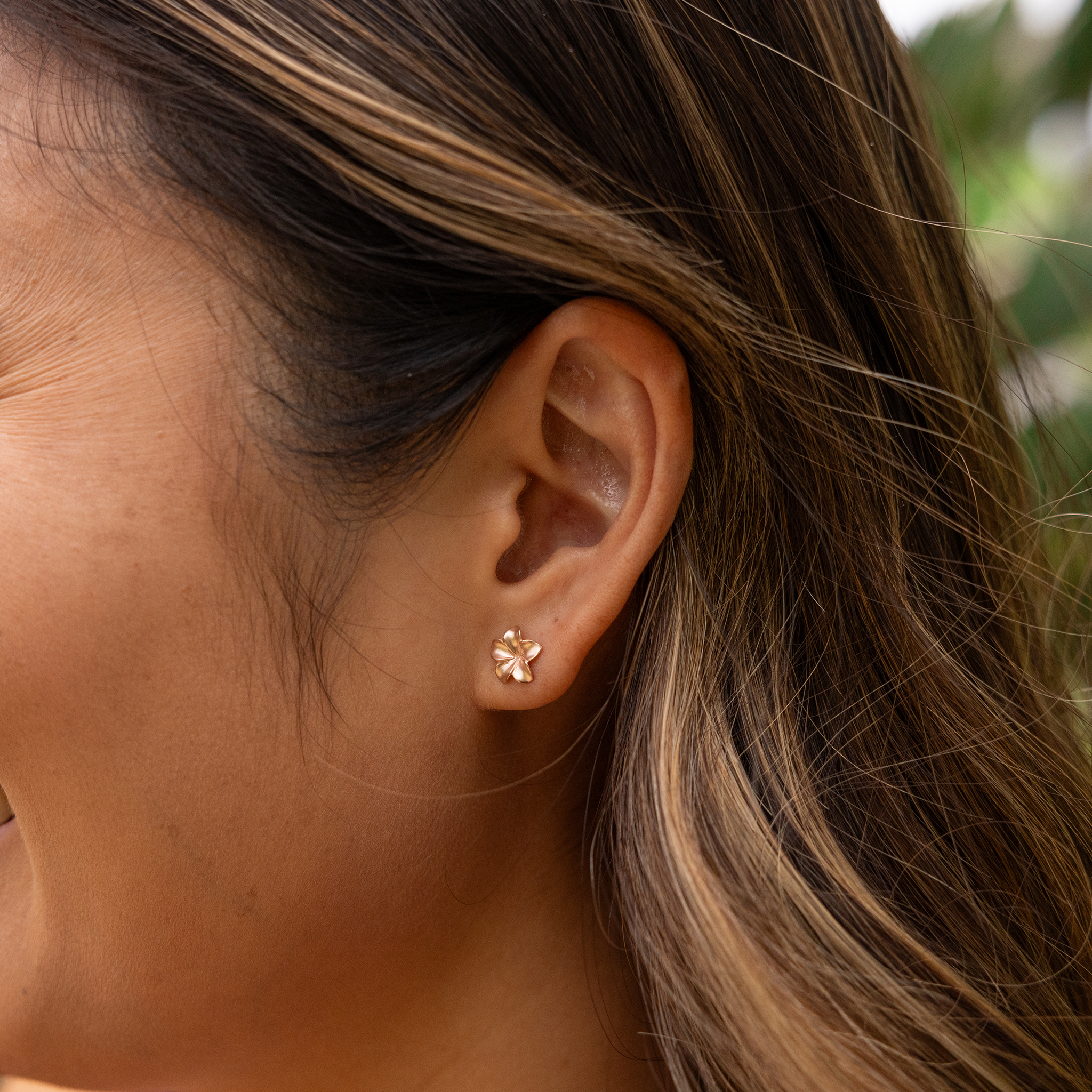 Plumeria Earrings in Rose Gold - 9mm