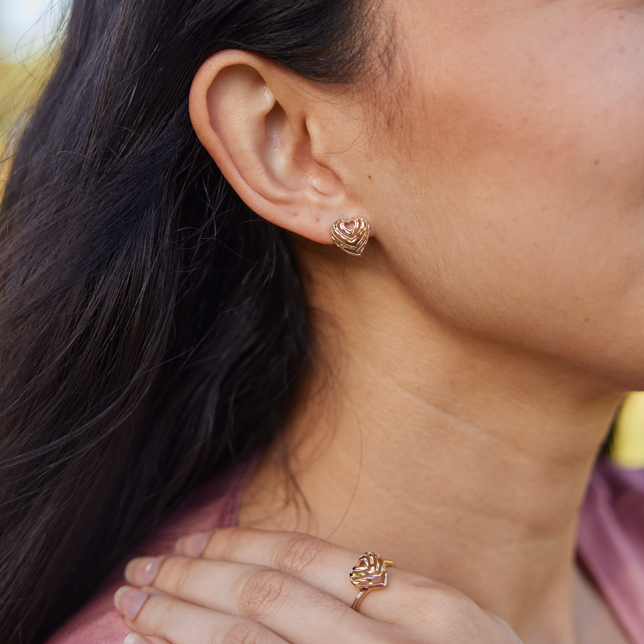 Aloha Heart Earrings in Gold - 11mm