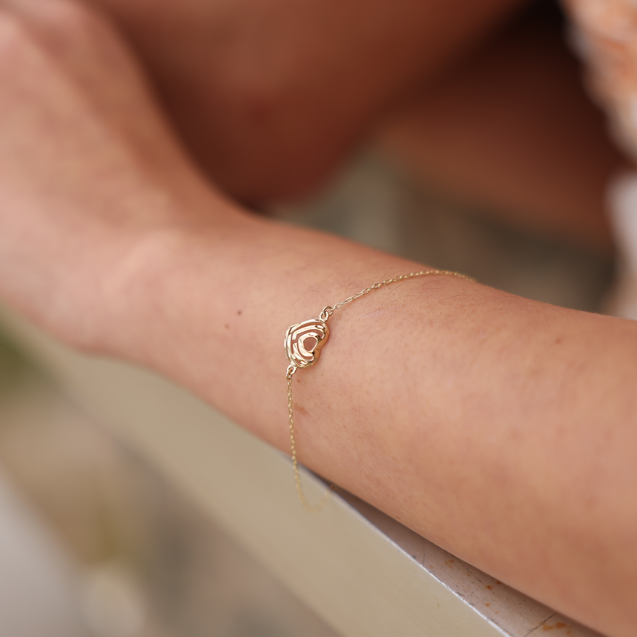 Adjustable 7-7.5" Aloha Heart Bracelet in Gold - 11mm