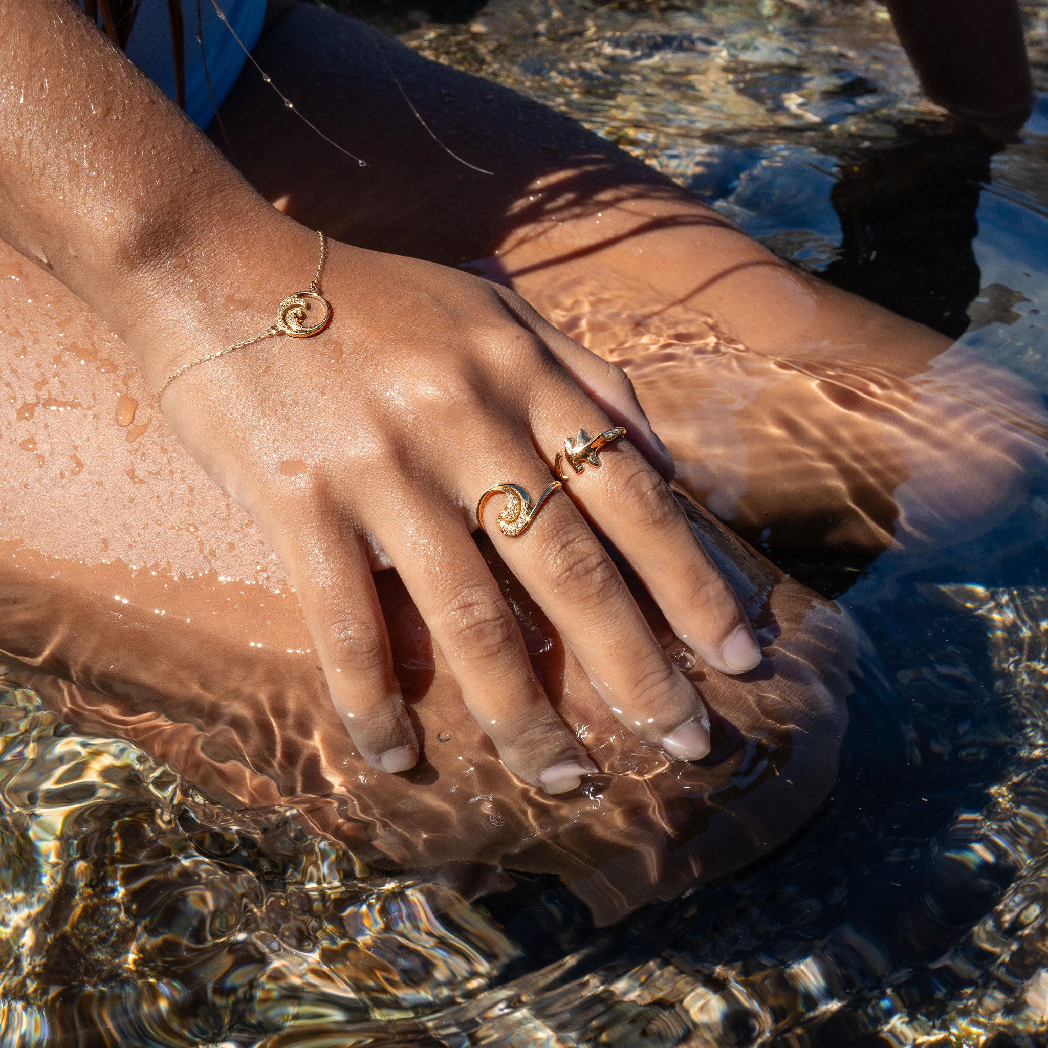 Hammerhead Shark Ring in Gold