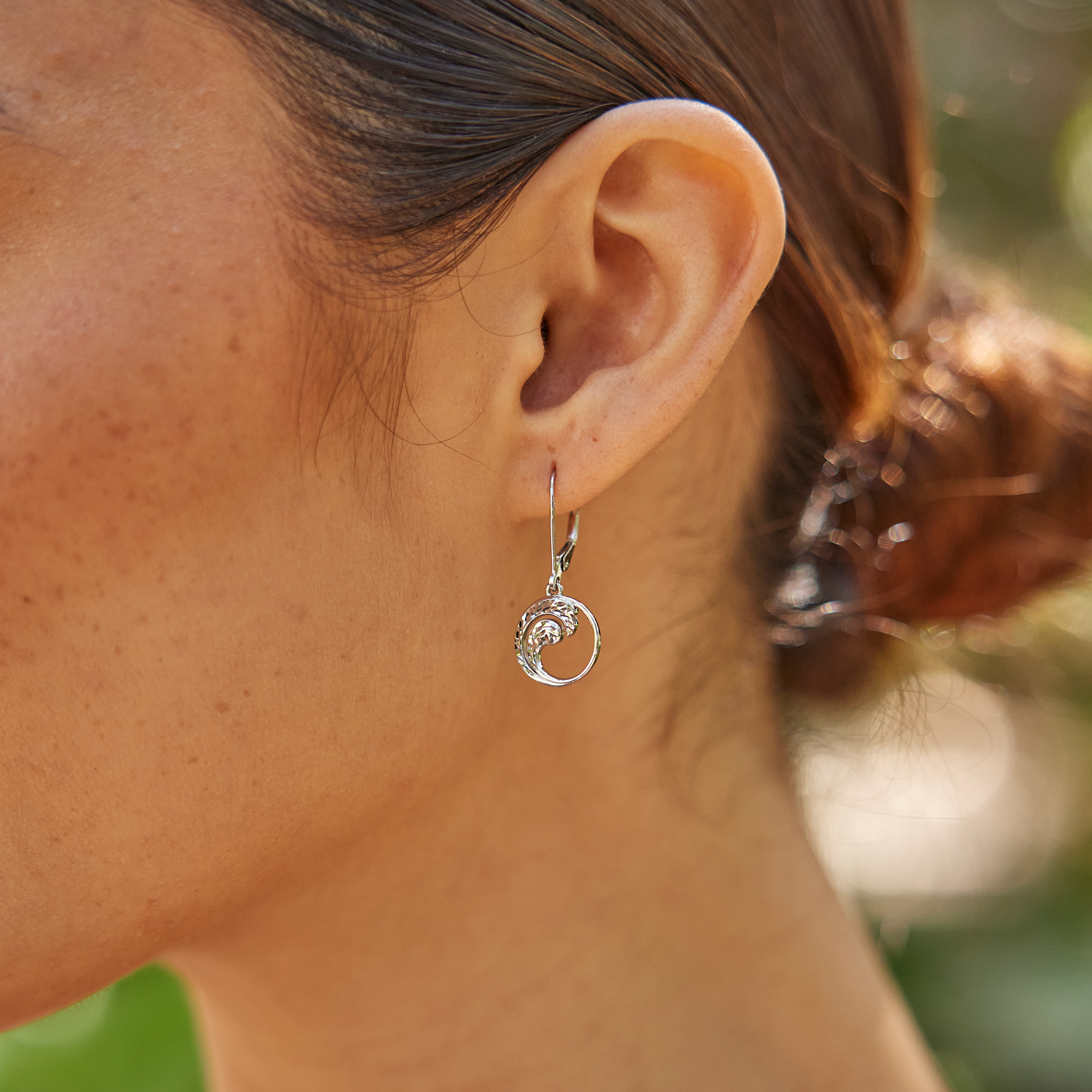 Nalu Earrings in White Gold - 12mm