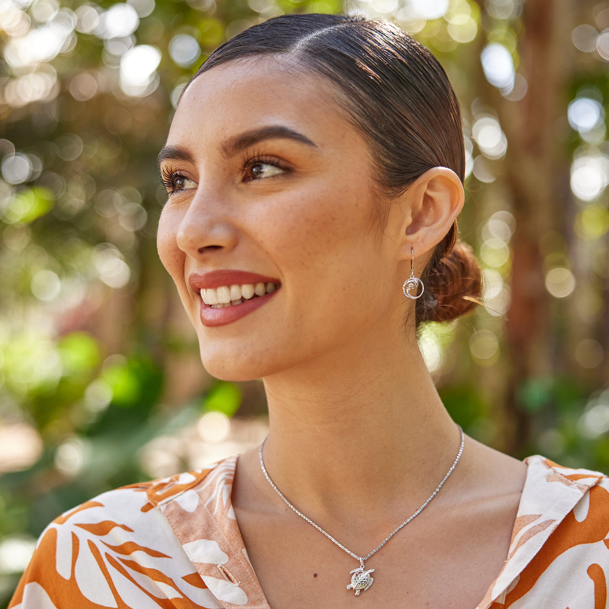 Nalu Earrings in White Gold - 12mm