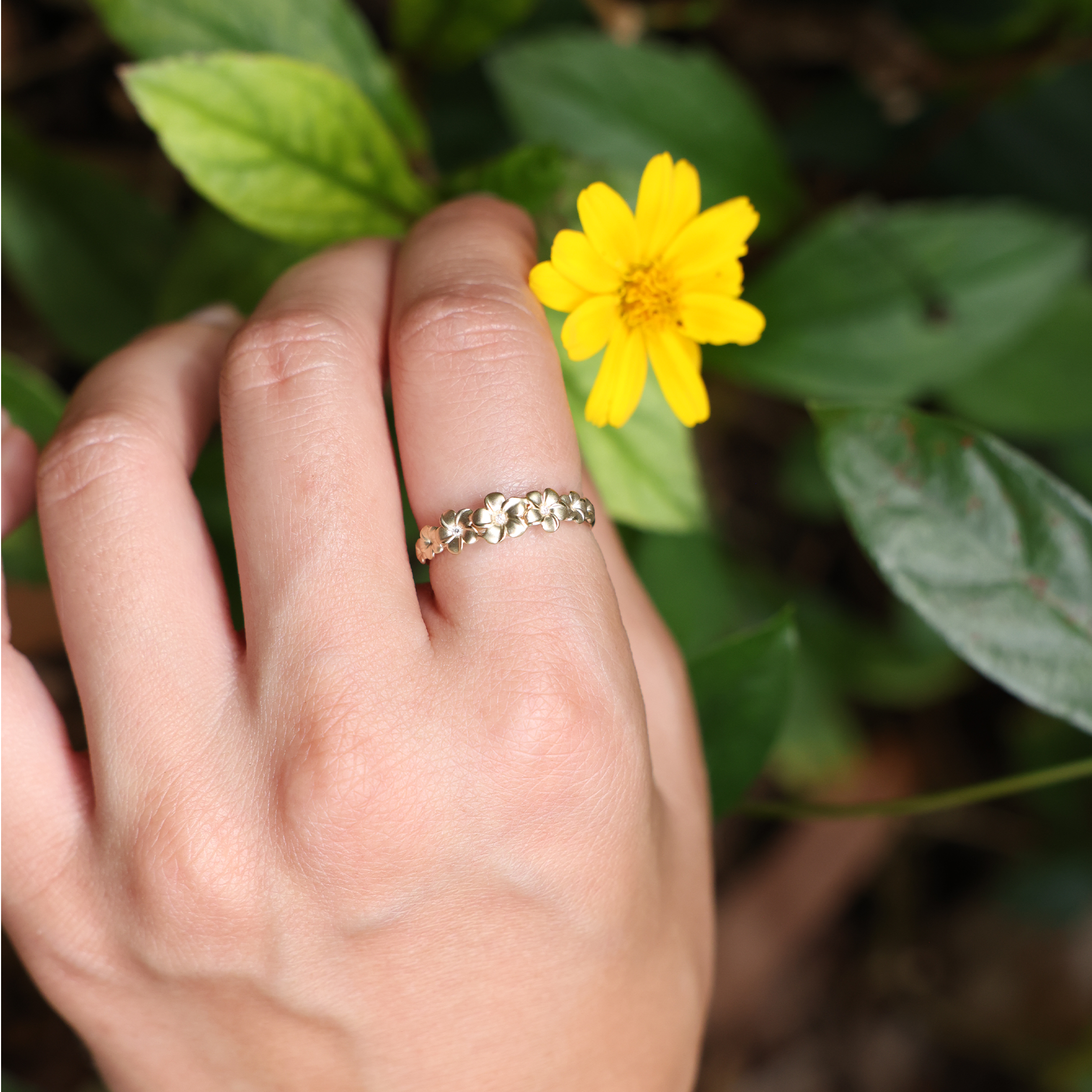 Plumeria Ring in Gold with Diamonds - 6mm