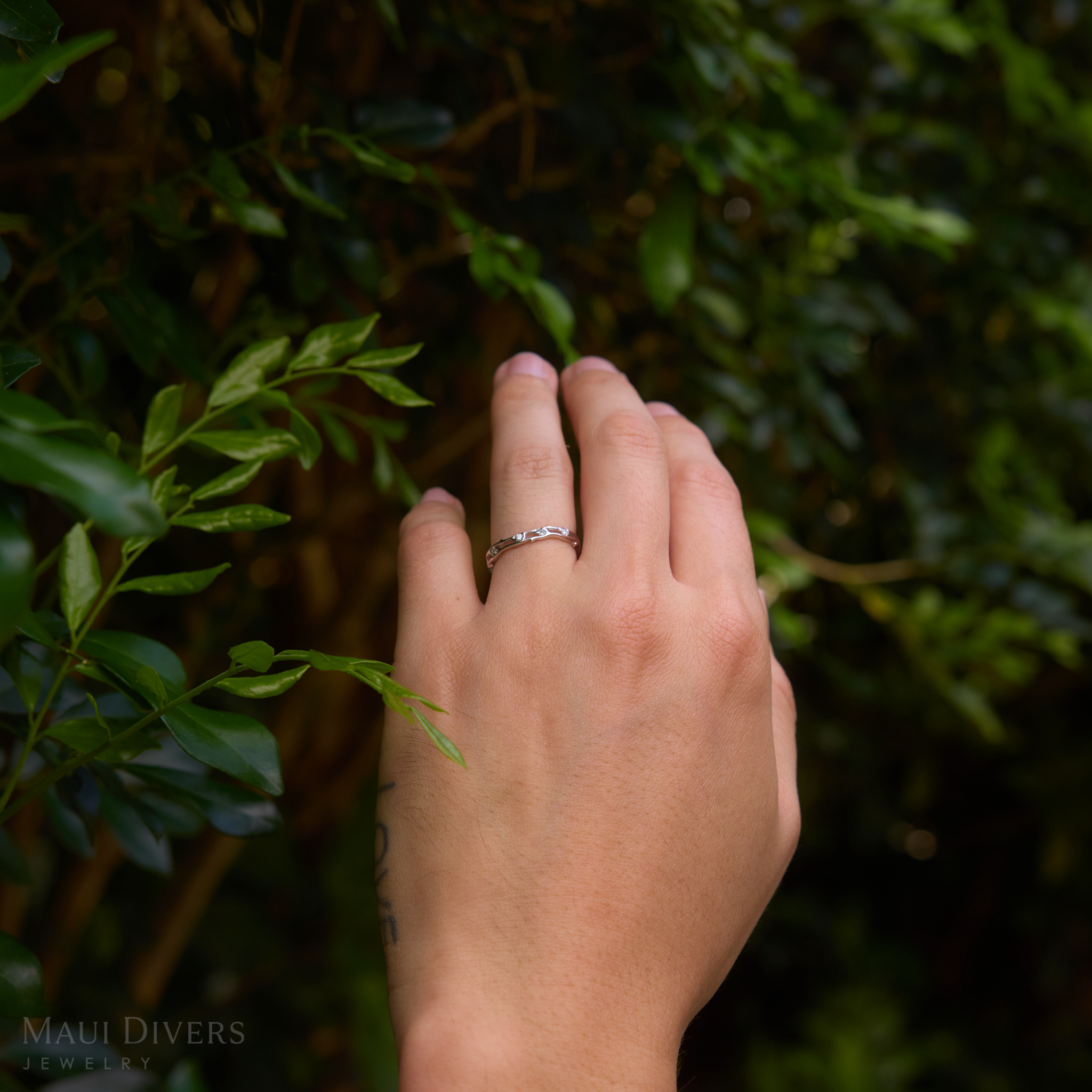 Heritage Ring in White Gold with Diamonds