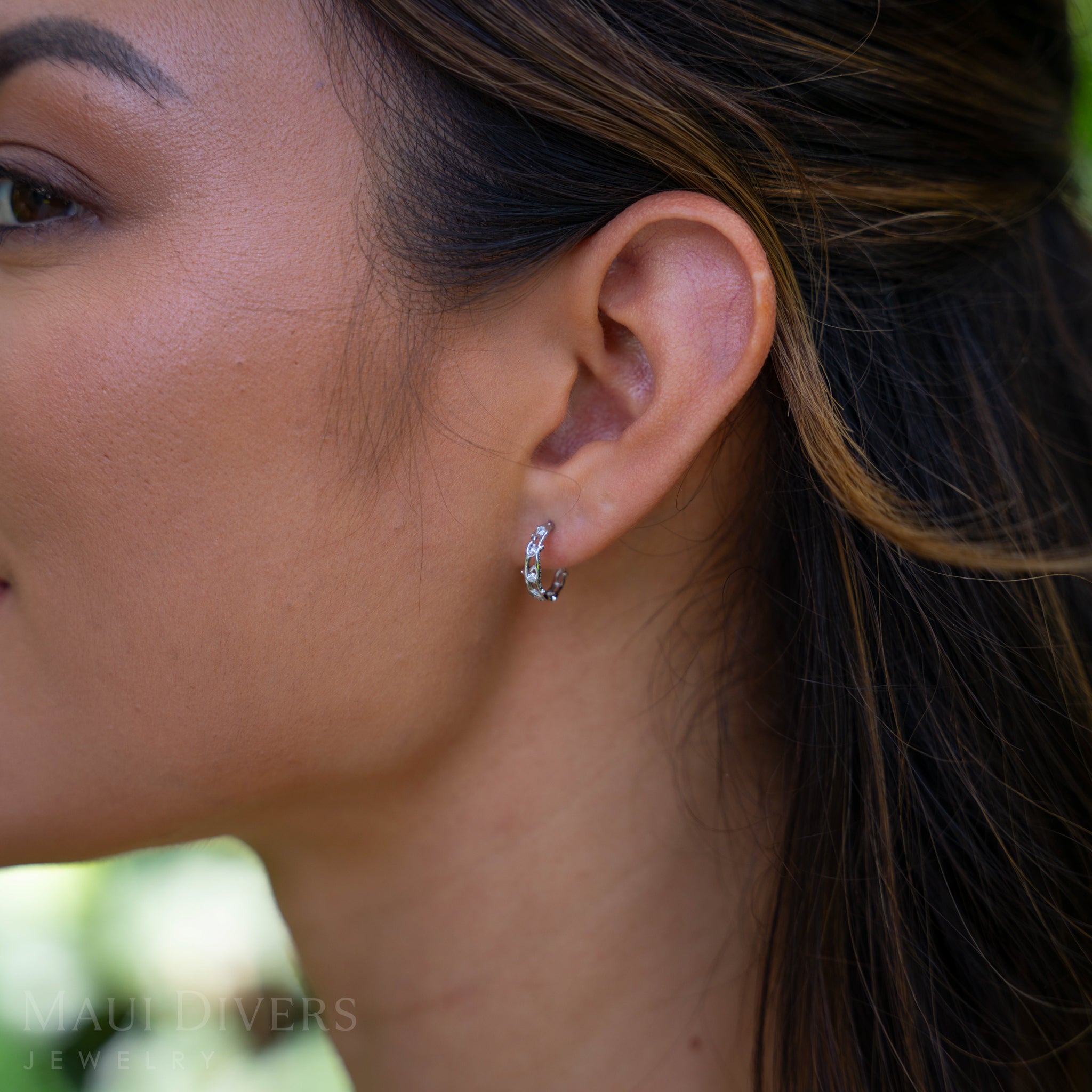 Heritage-Ohrringe aus Weißgold mit Diamanten – 13 mm