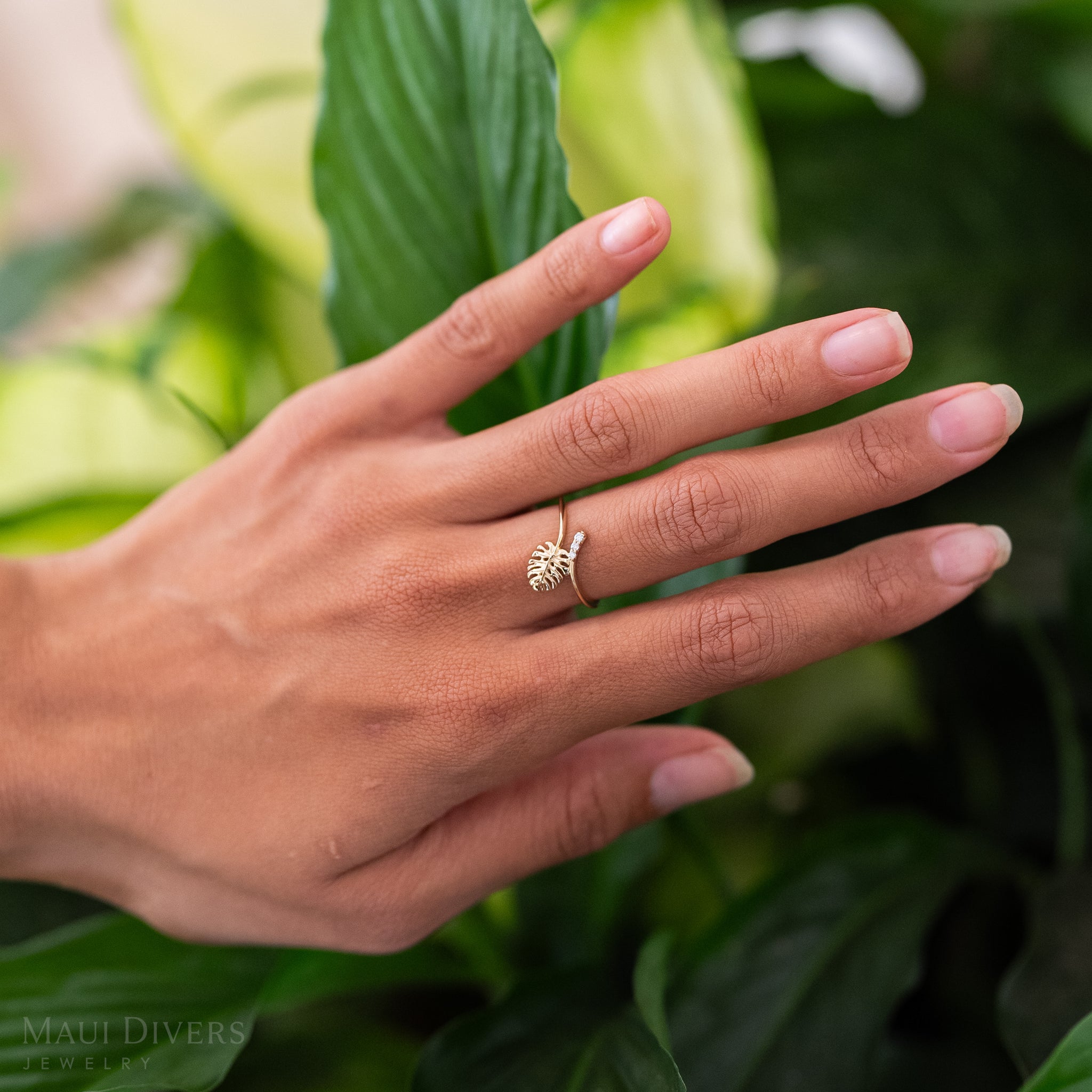 Monstera Ring in Gold with Diamonds - 9mm